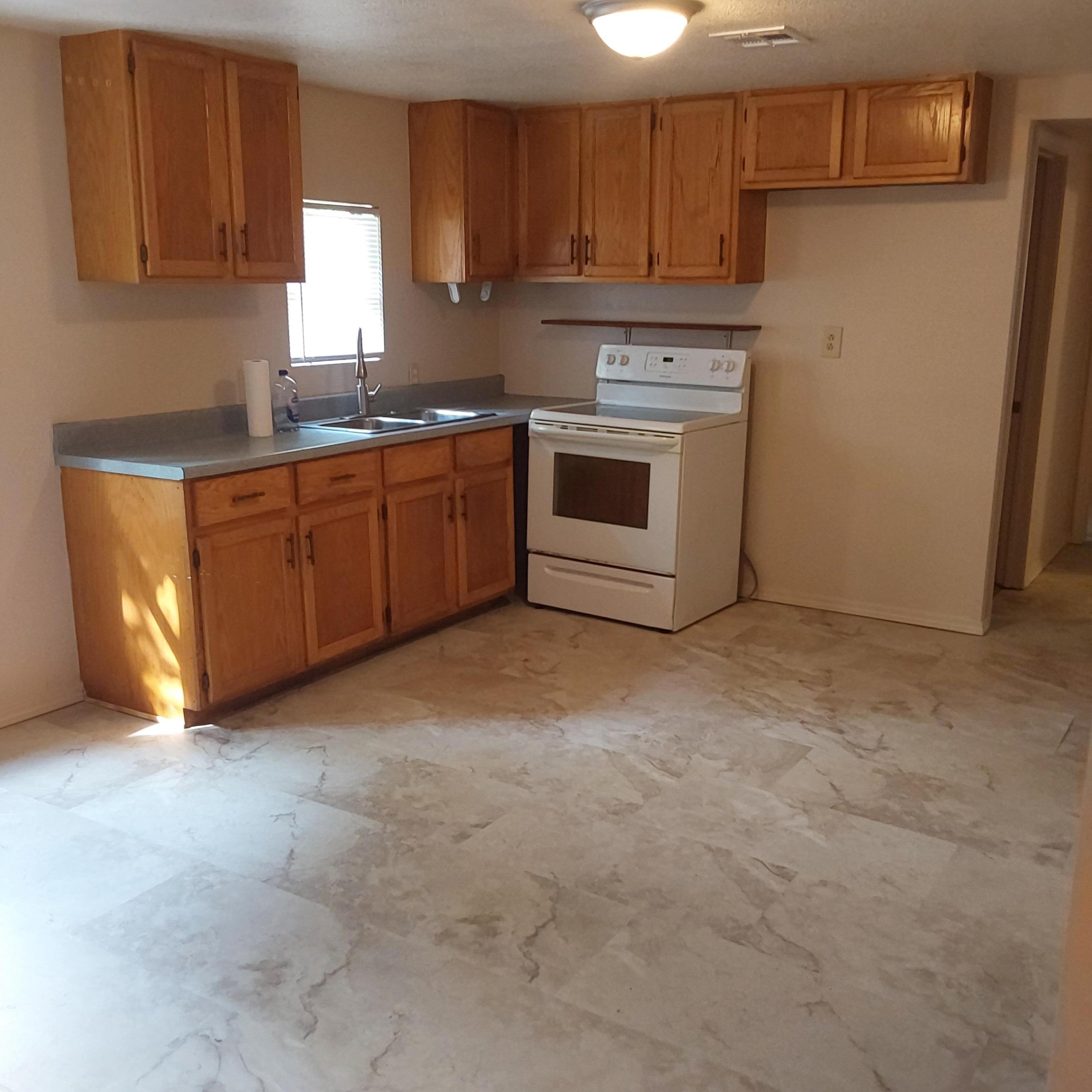 202 Iris Road Property Photo 5