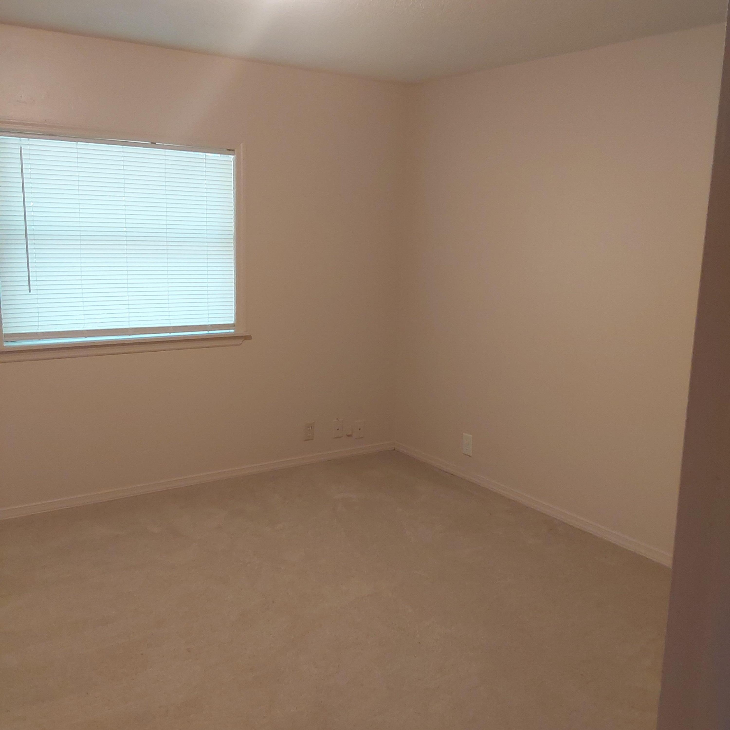 202 Iris Road Property Photo 8