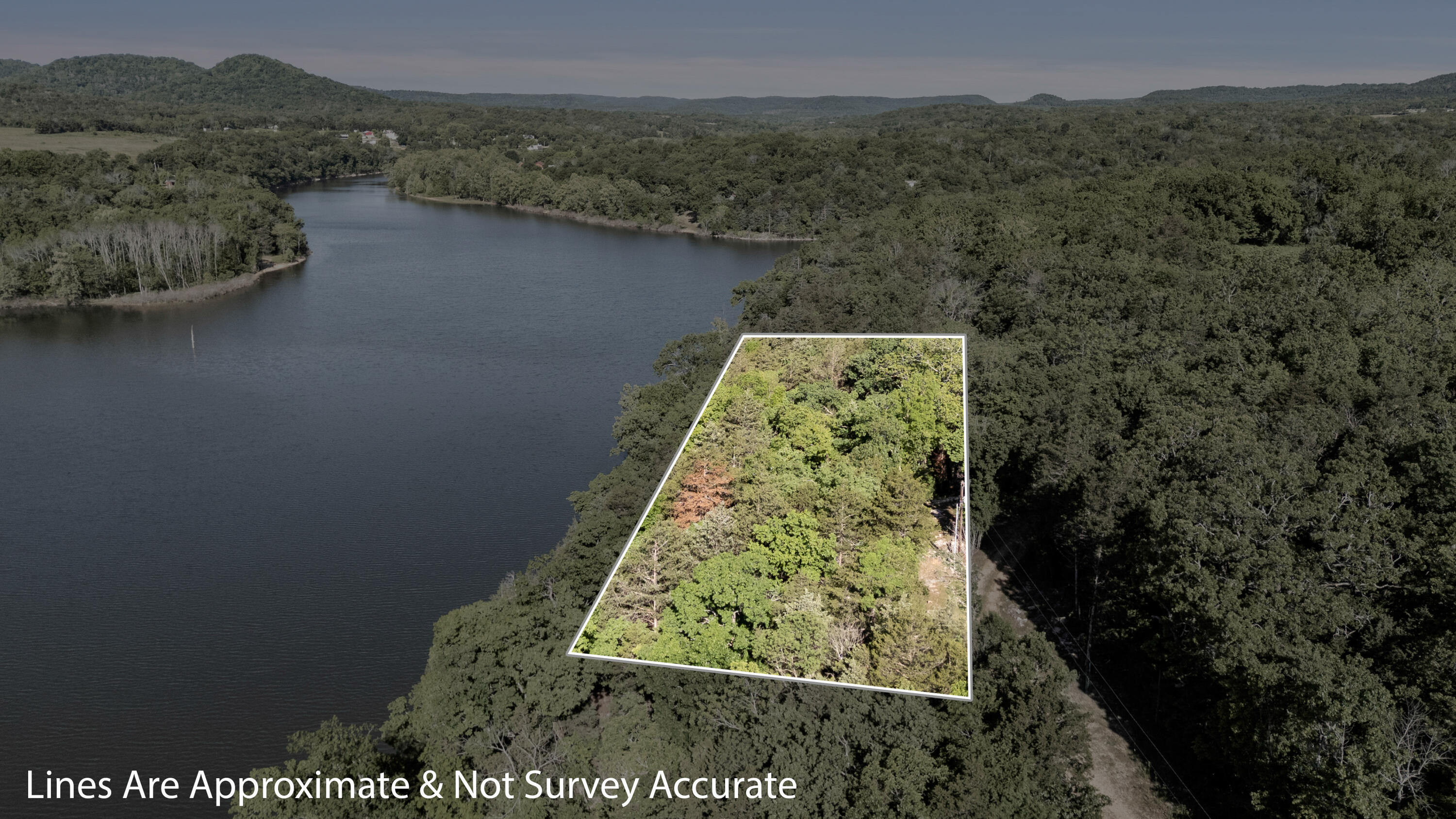 18679 Private Road 2261 Property Photo 4