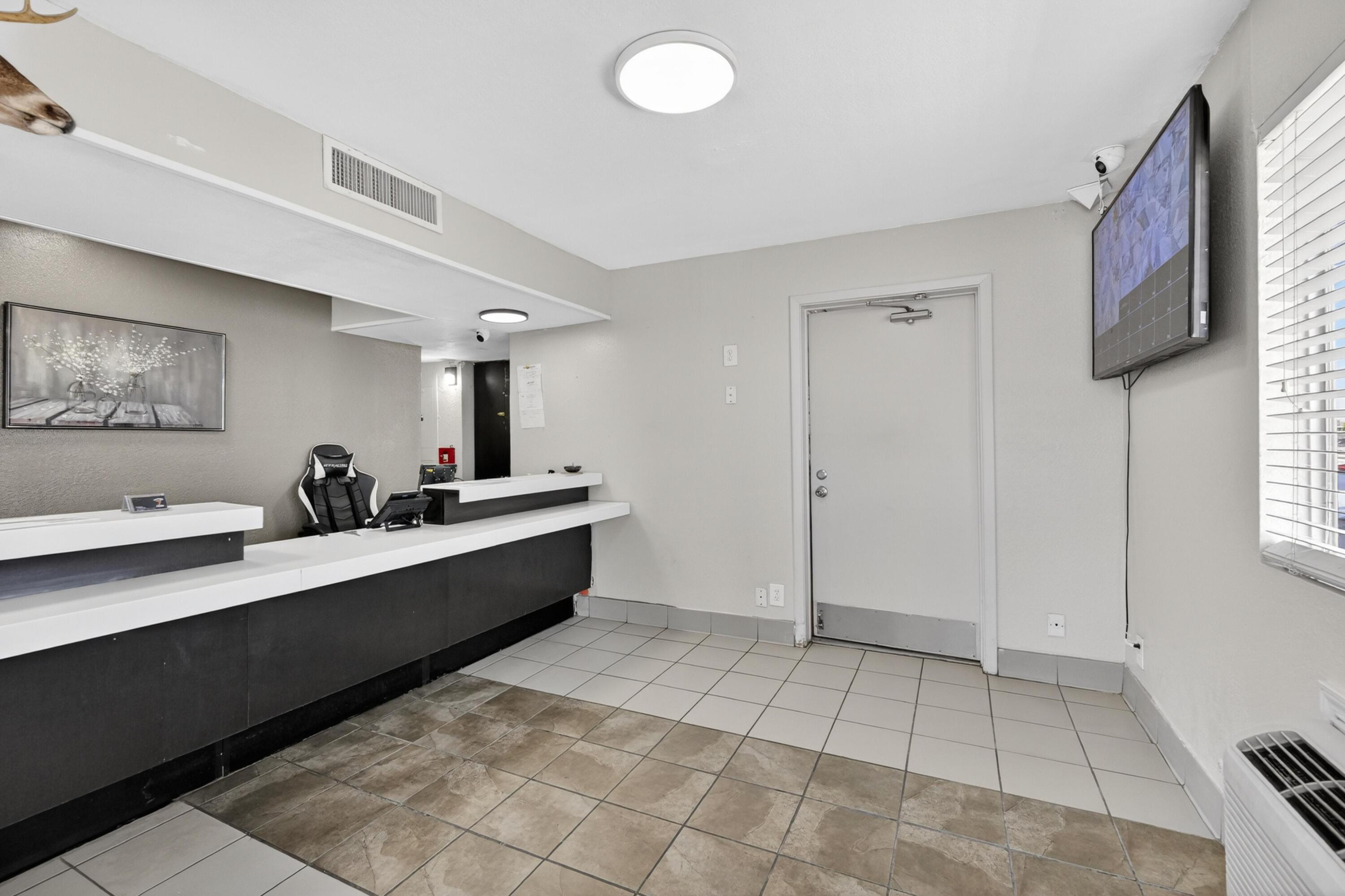 3031 South Rangeline Road Property Photo 15
