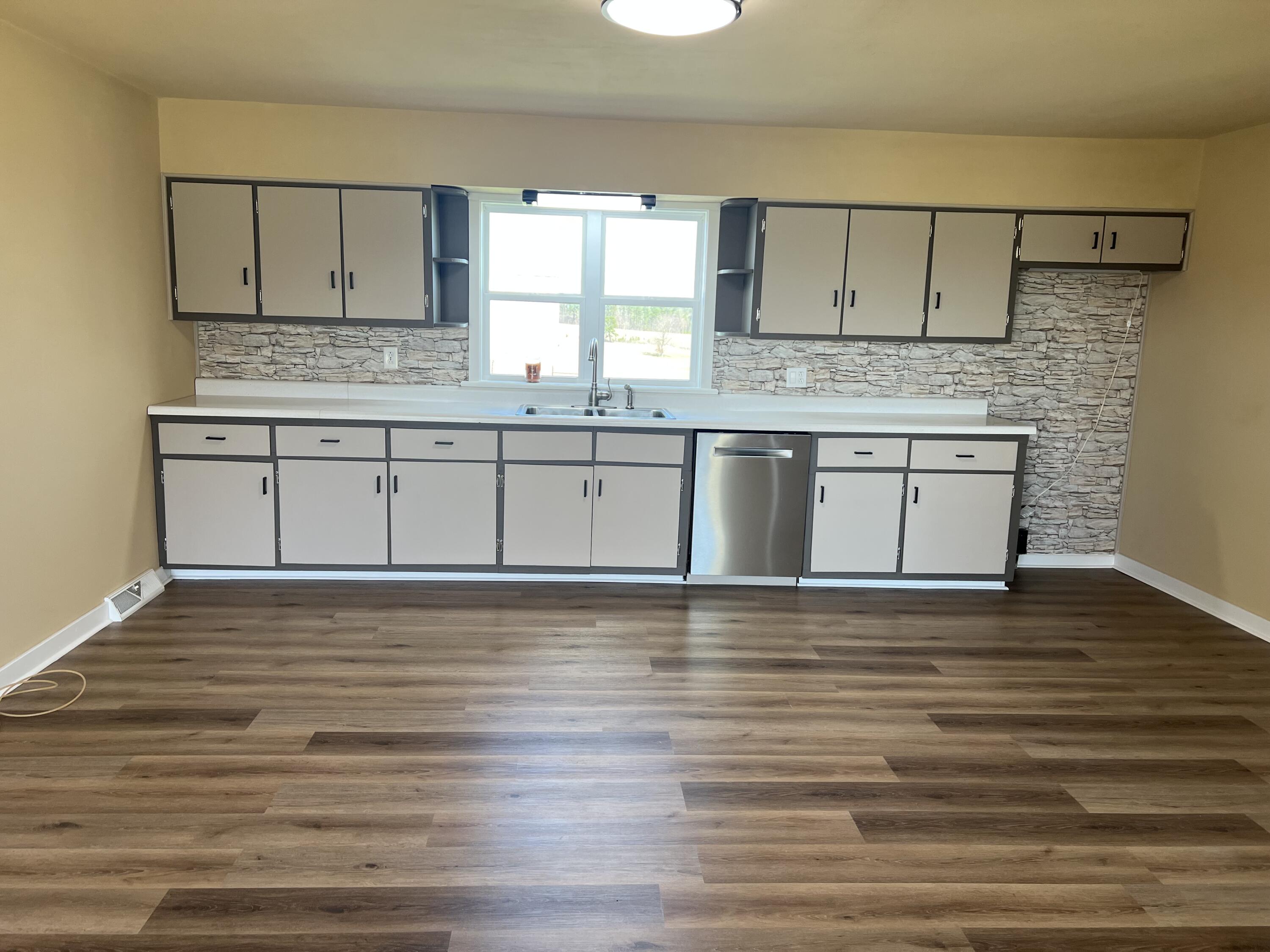 23813 State Route Z Property Photo 5