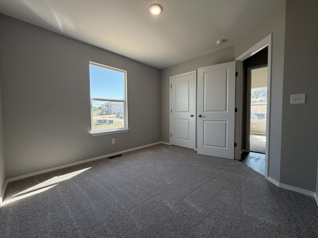 900 Shorthorn Lane Property Photo 6
