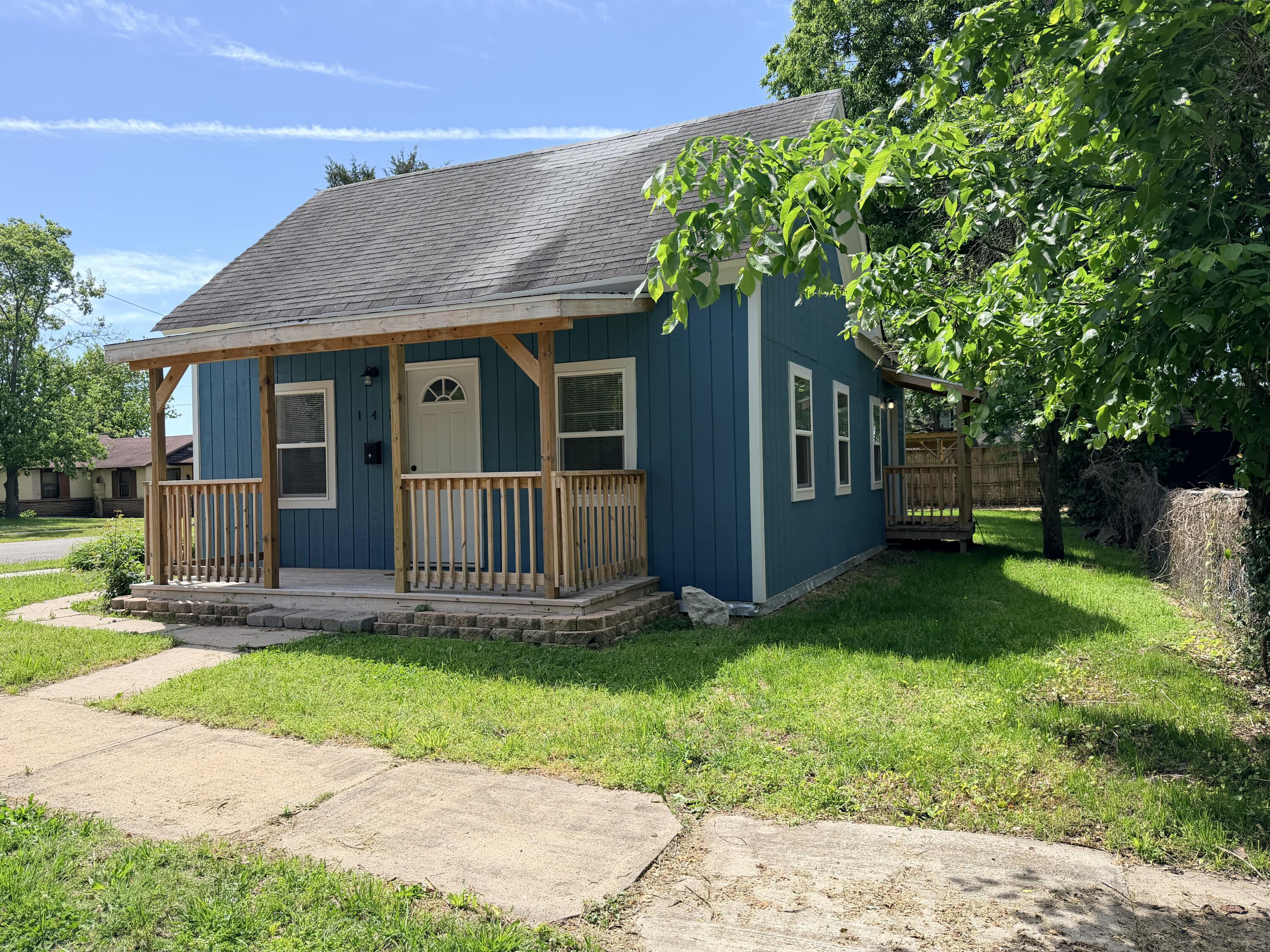 141 East Daugherty Street Property Photo 4