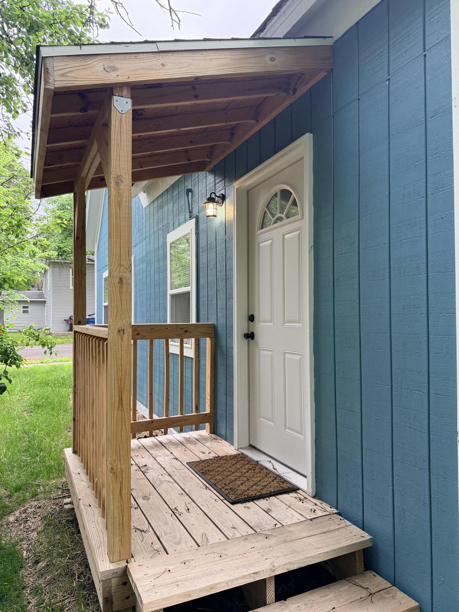141 East Daugherty Street Property Photo 8