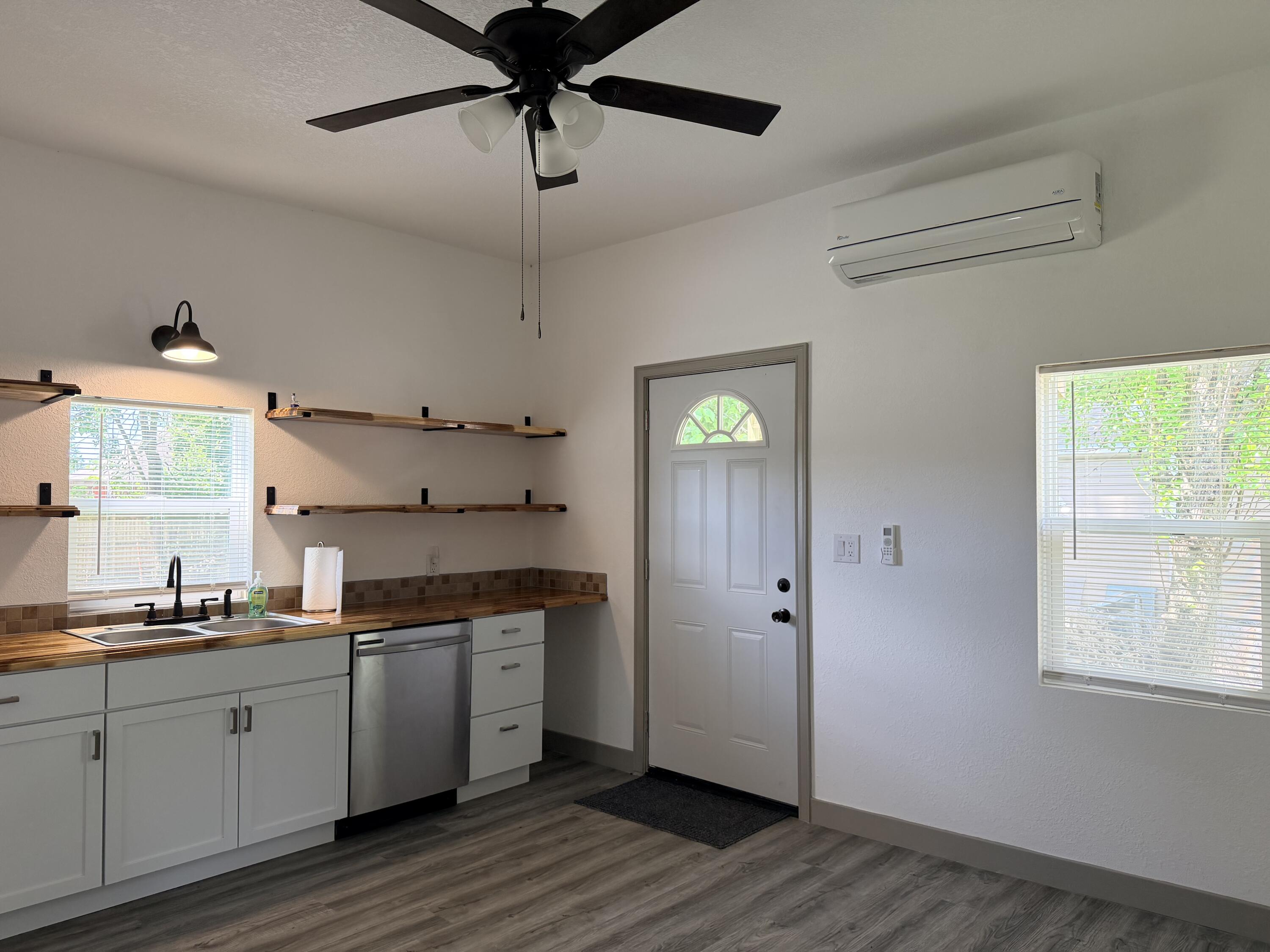 141 East Daugherty Street Property Photo 14