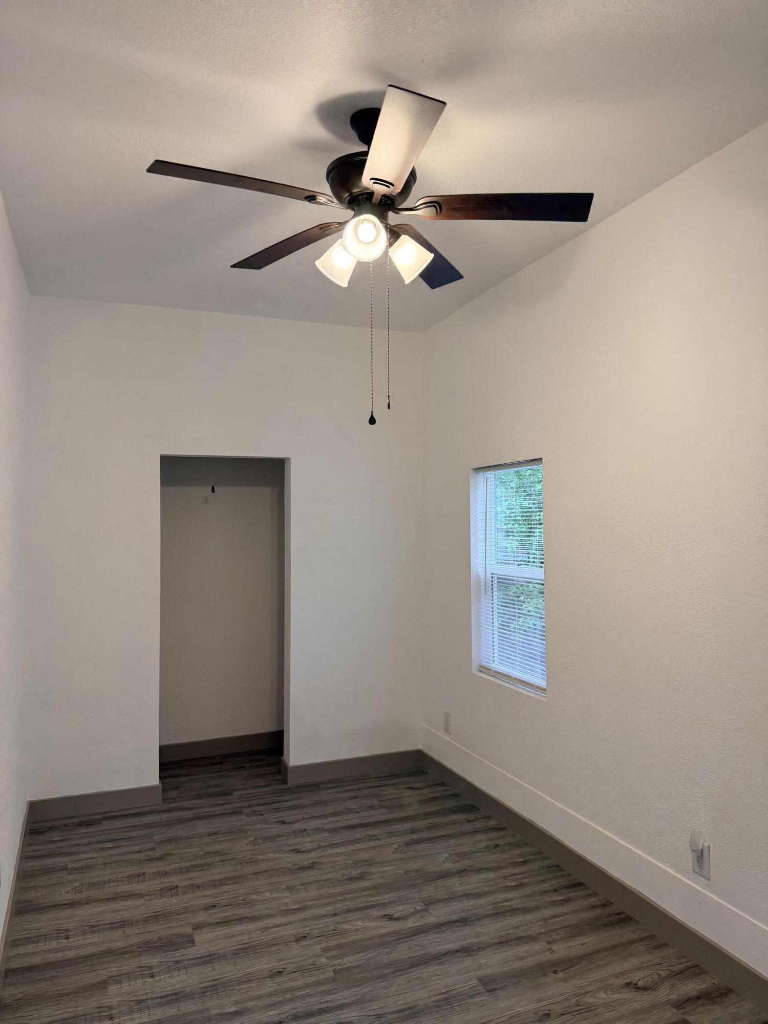 141 East Daugherty Street Property Photo 28