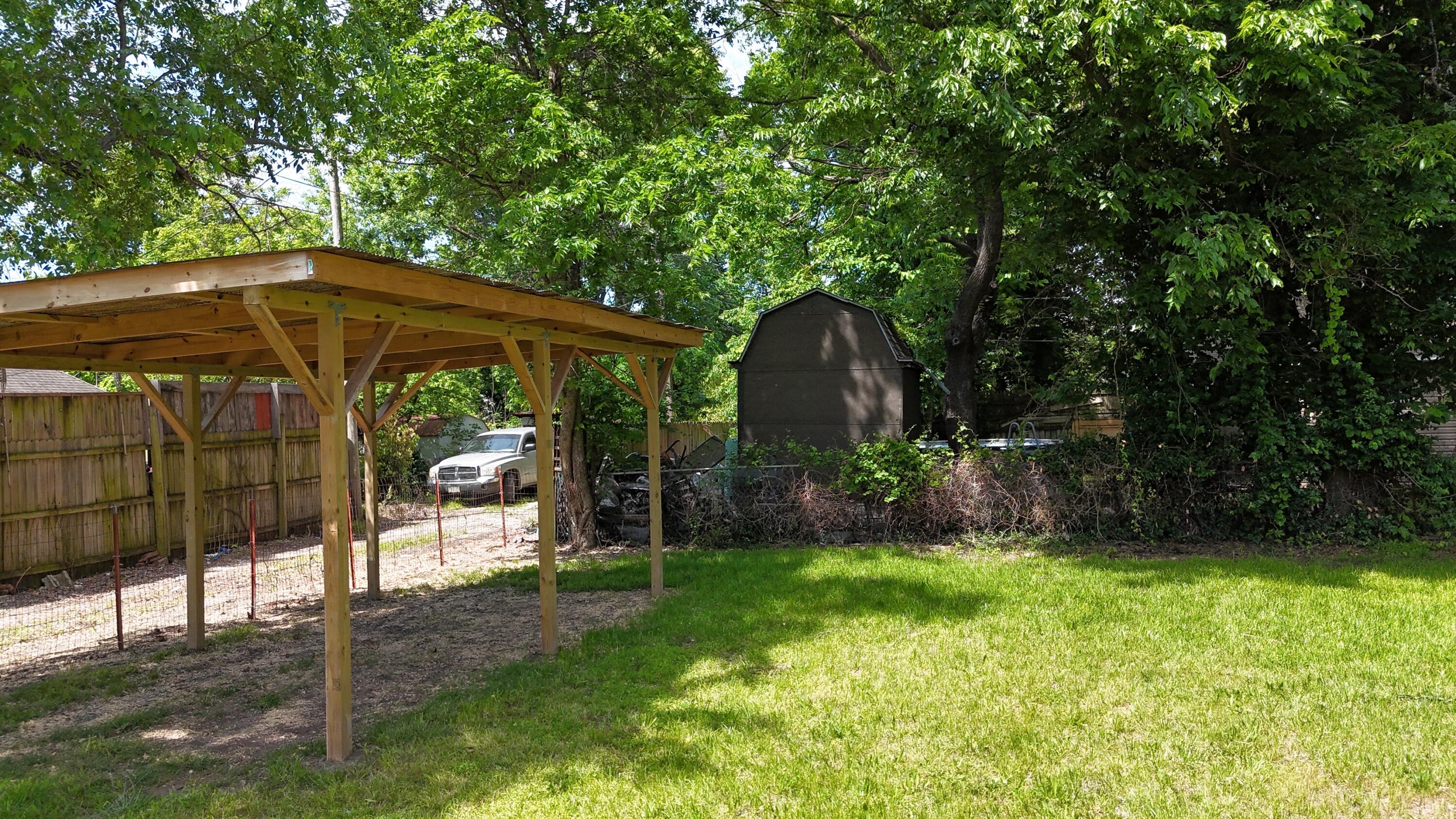 141 East Daugherty Street Property Photo 32