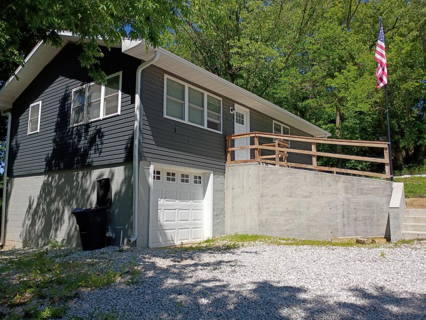 1903 Cherry Street Property Photo 2