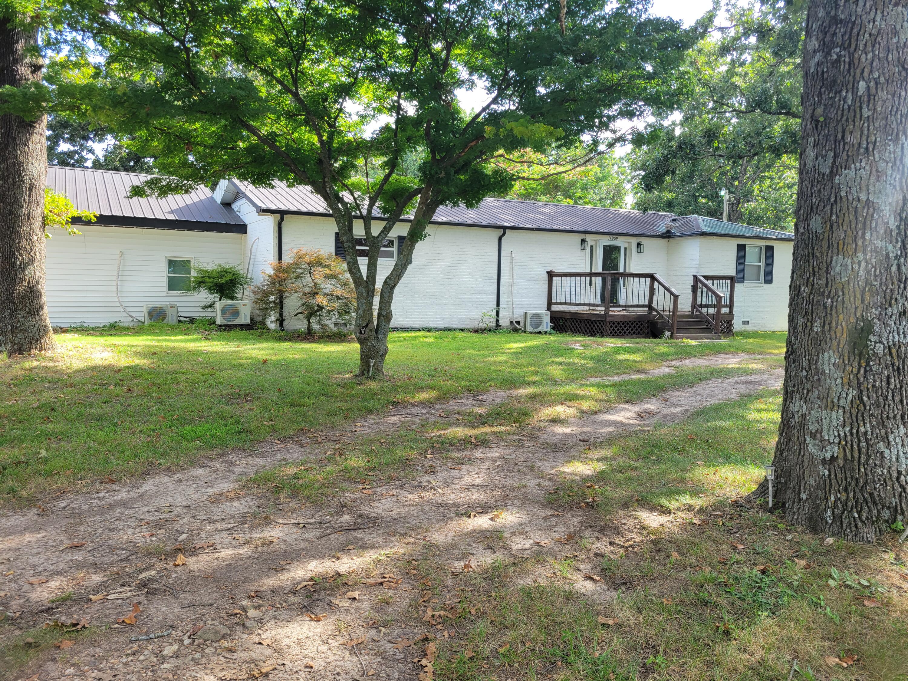 17909 Locust Road Property Photo 4