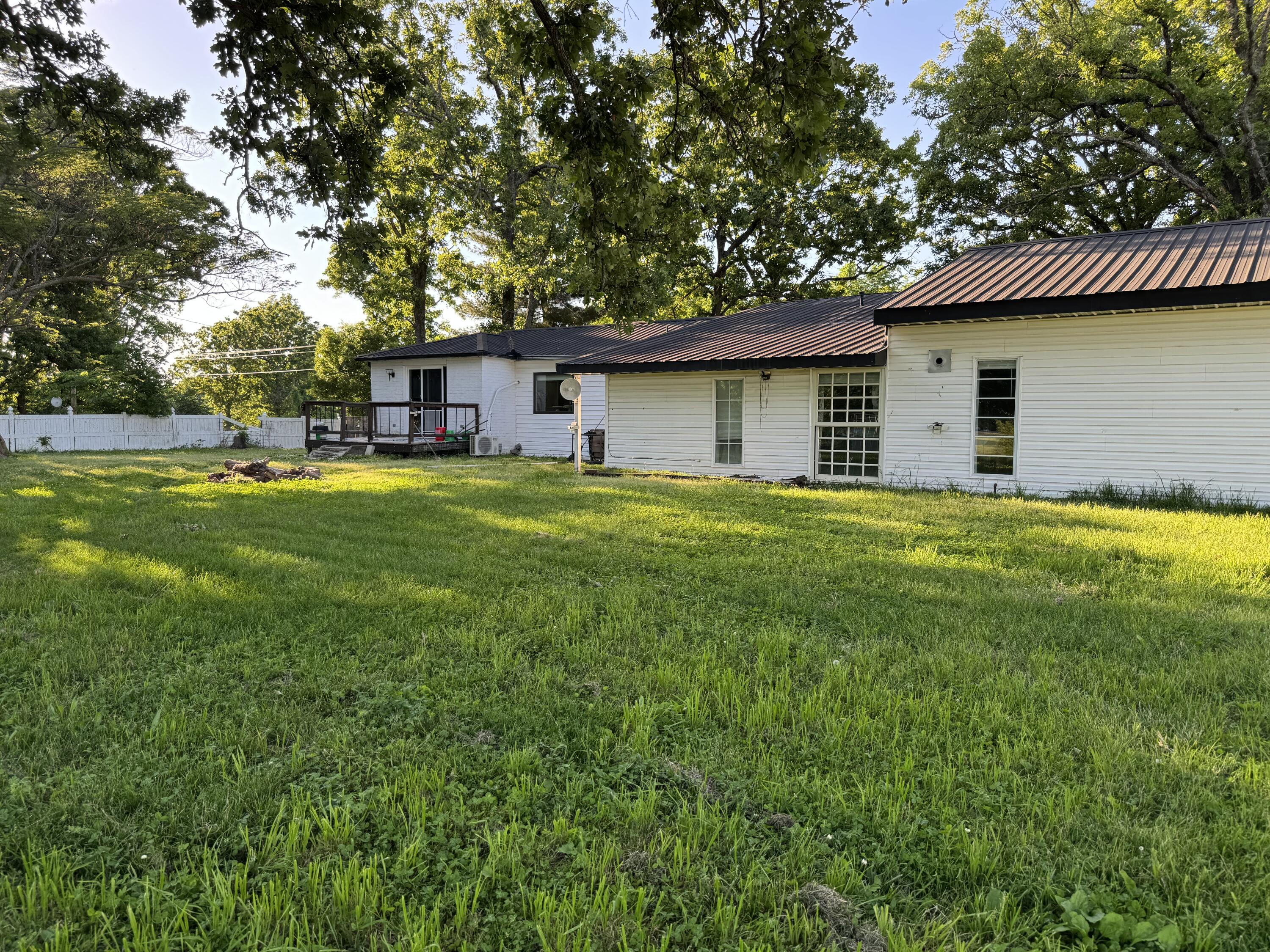 17909 Locust Road Property Photo 8