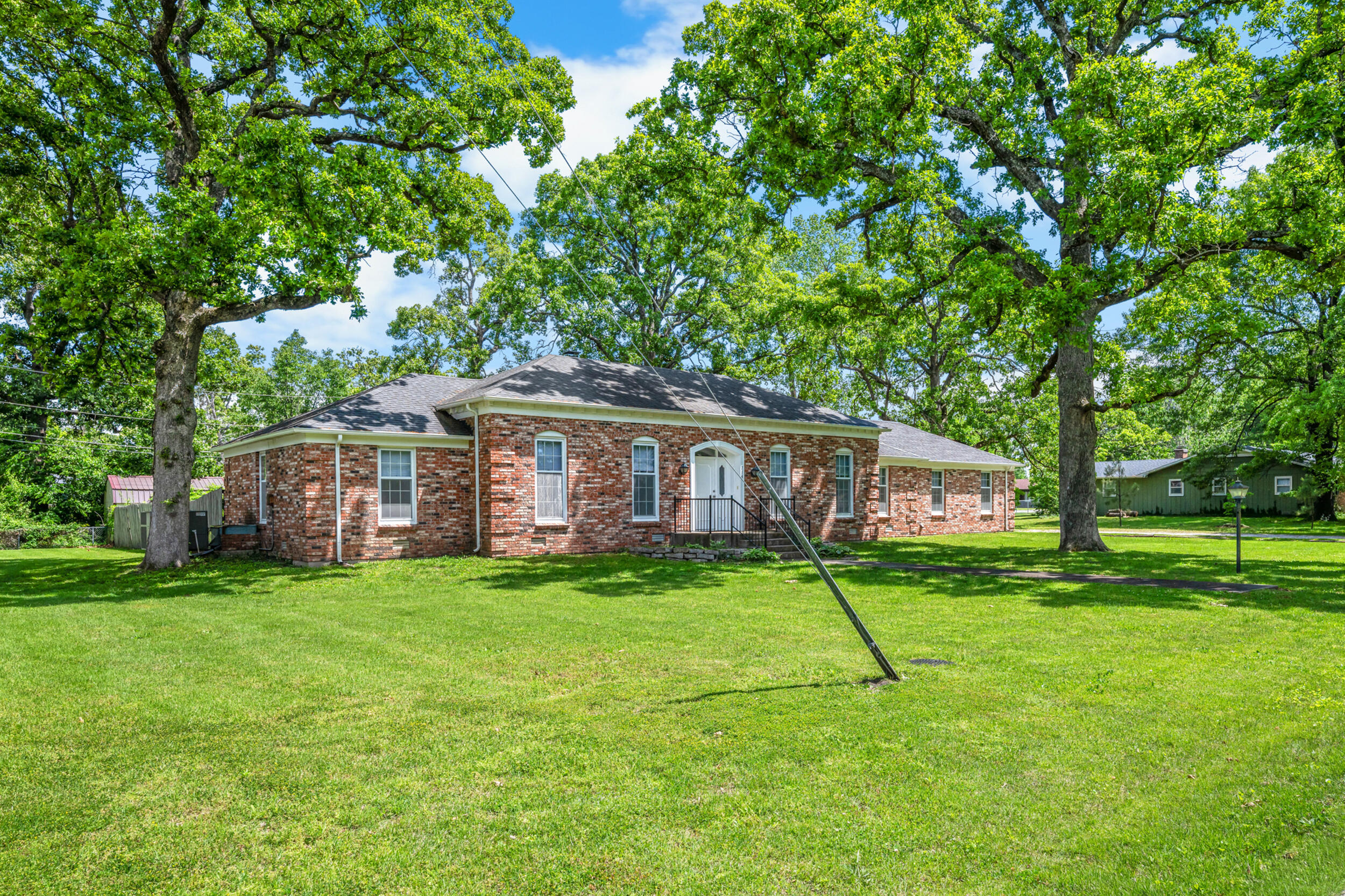 714 North Claud Avenue Property Photo 4