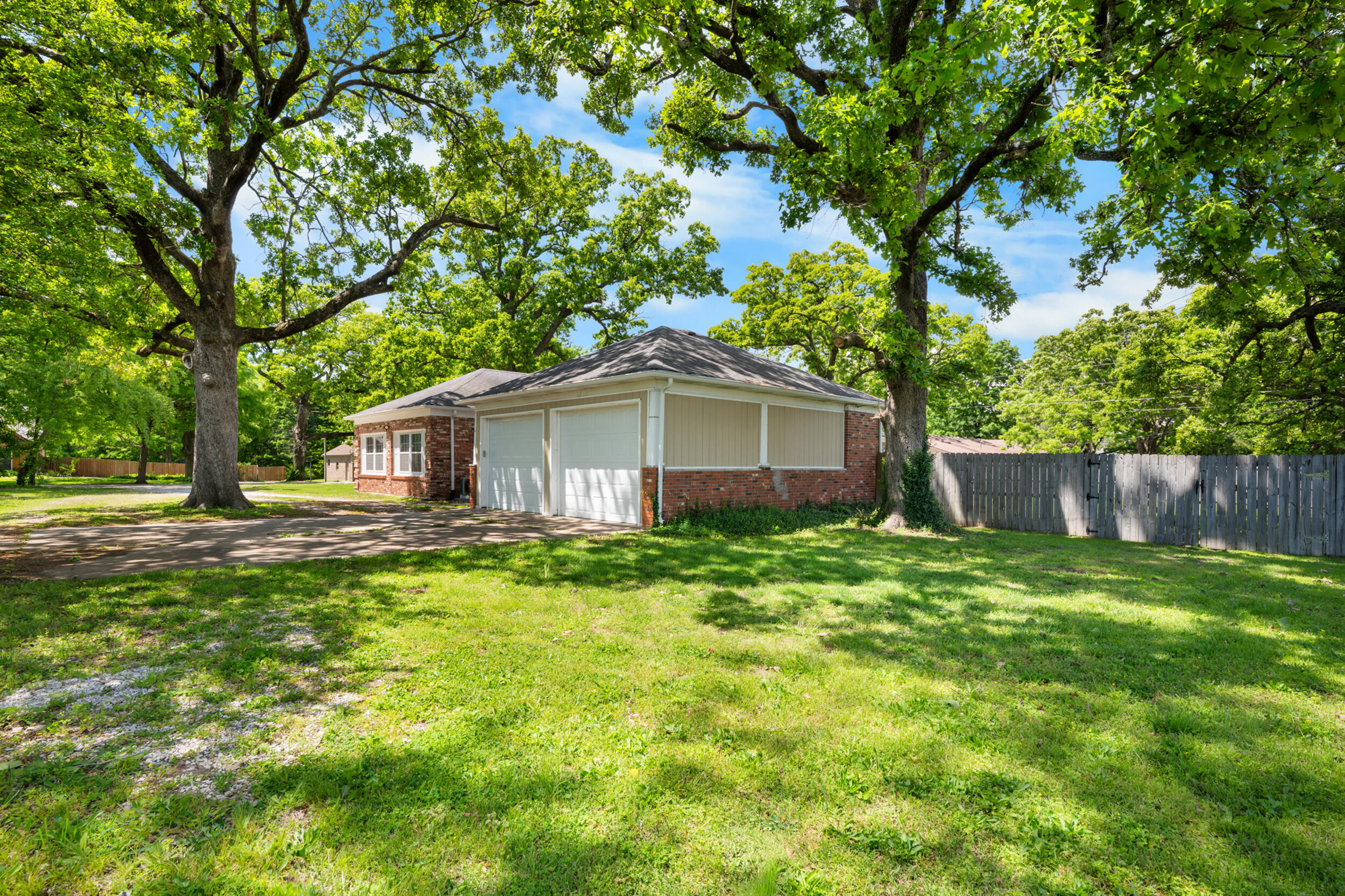 714 North Claud Avenue Property Photo 70