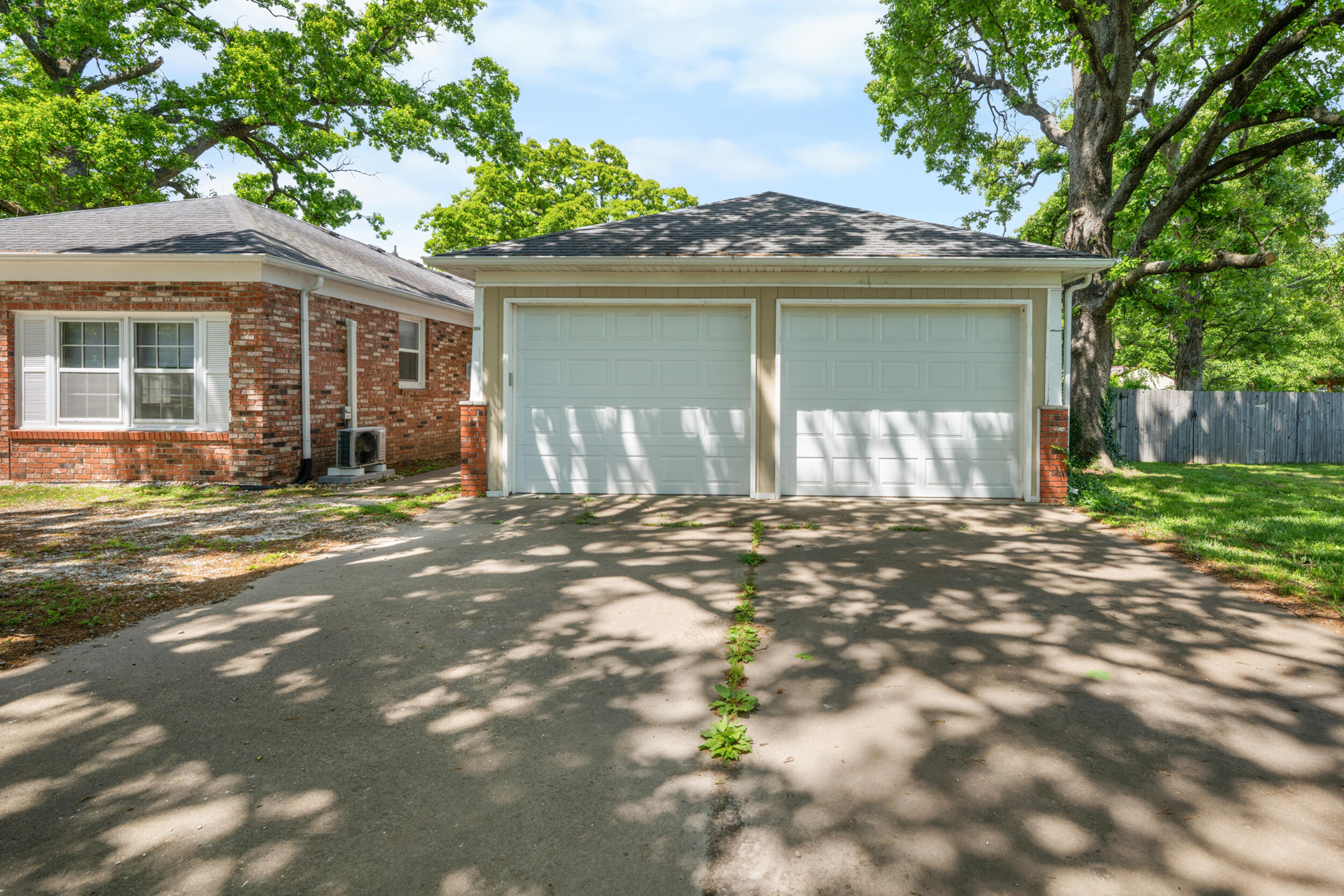 714 North Claud Avenue Property Photo 71