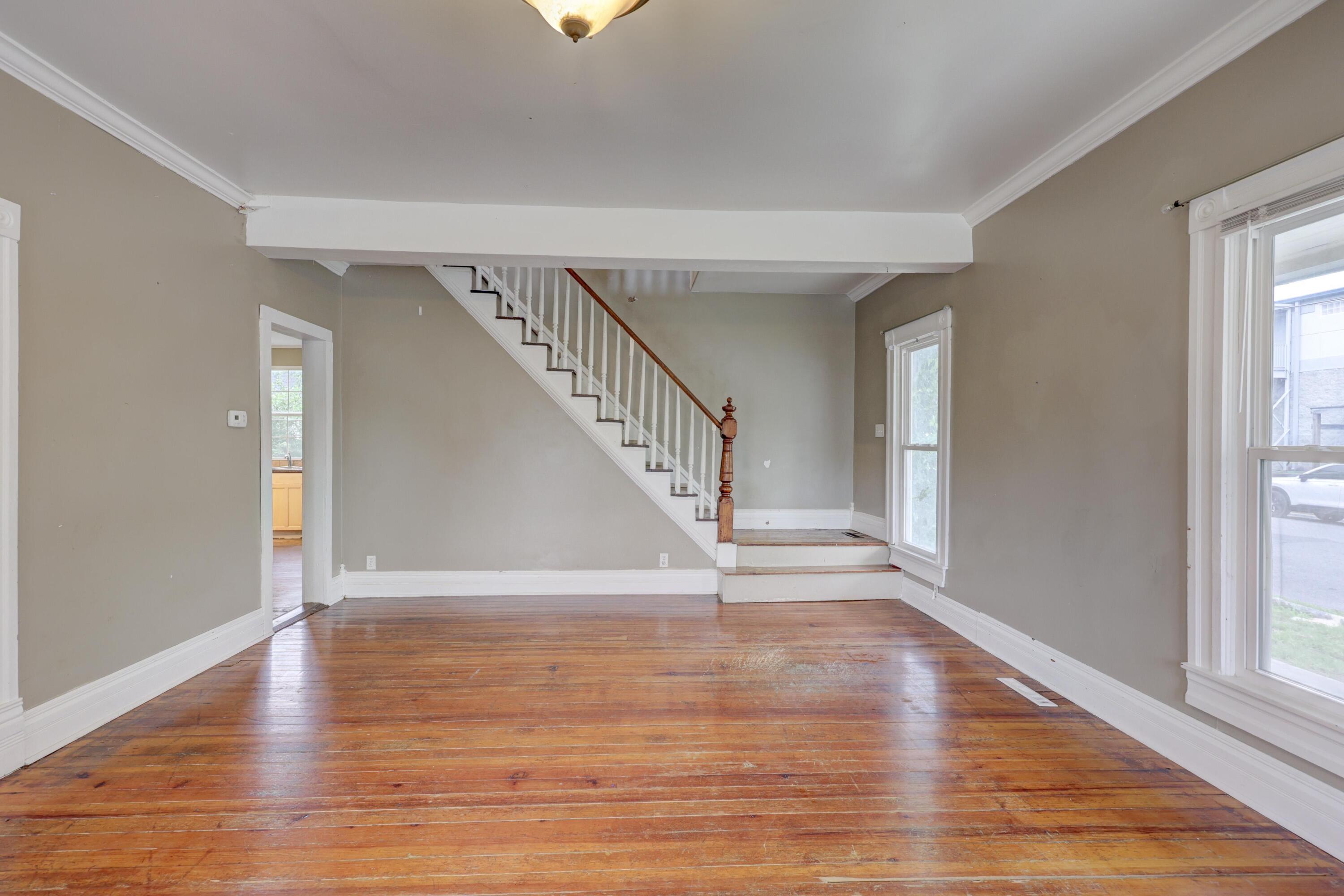 813 Lyon Street Property Photo 8
