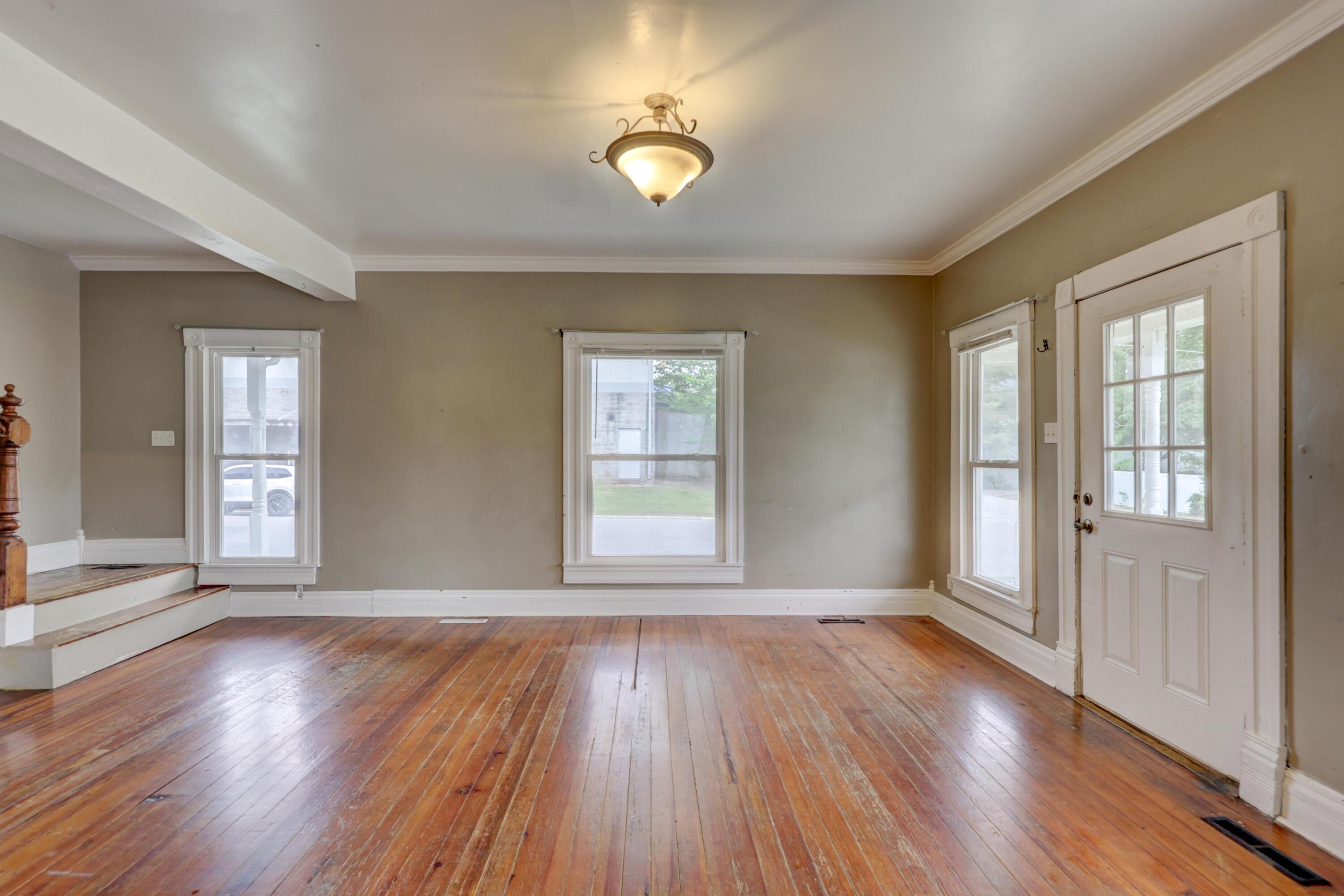 813 Lyon Street Property Photo 11