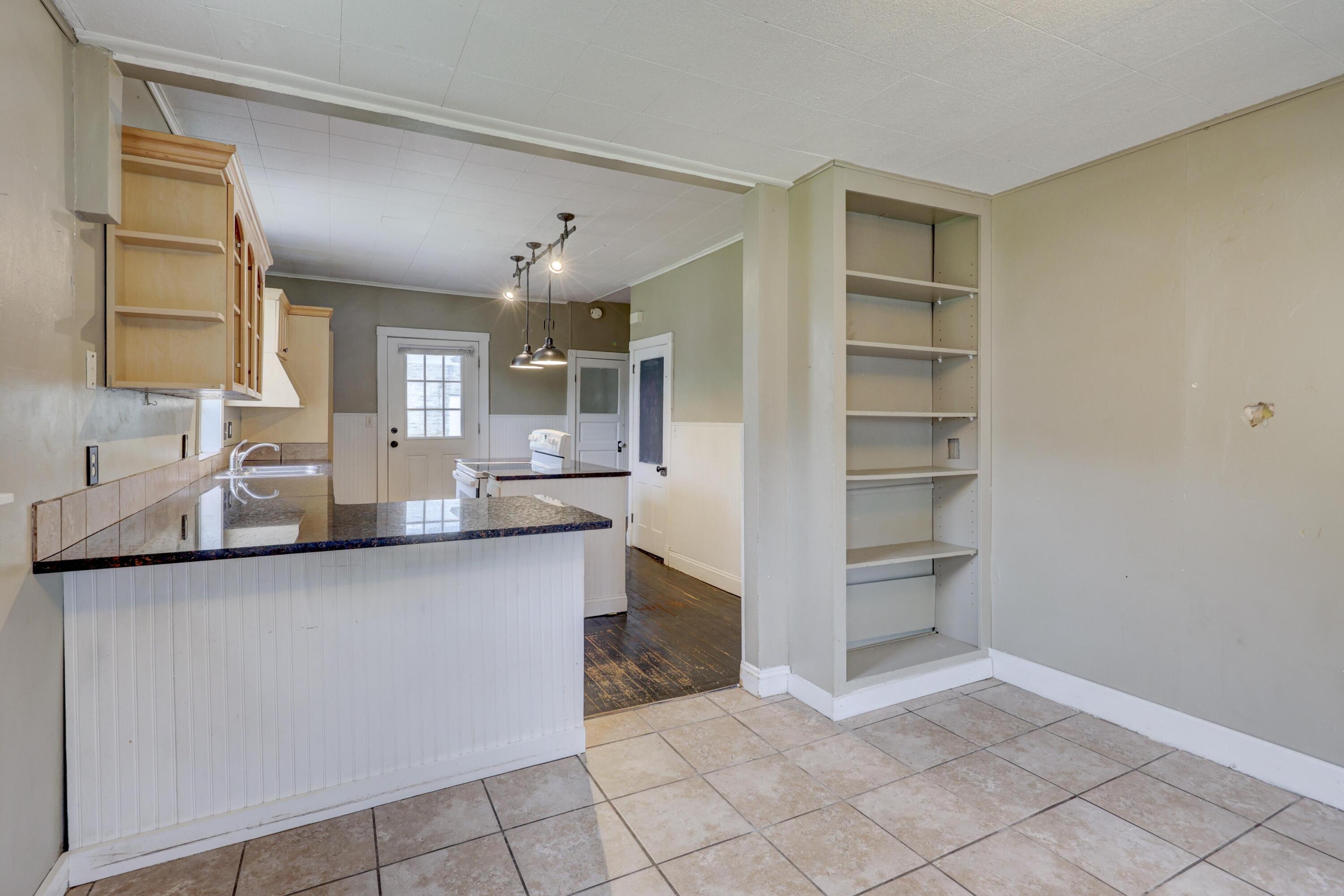 813 Lyon Street Property Photo 25