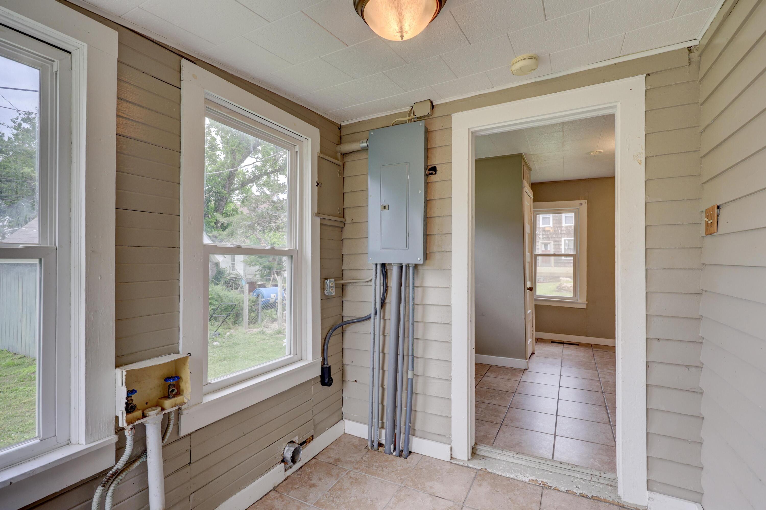813 Lyon Street Property Photo 29