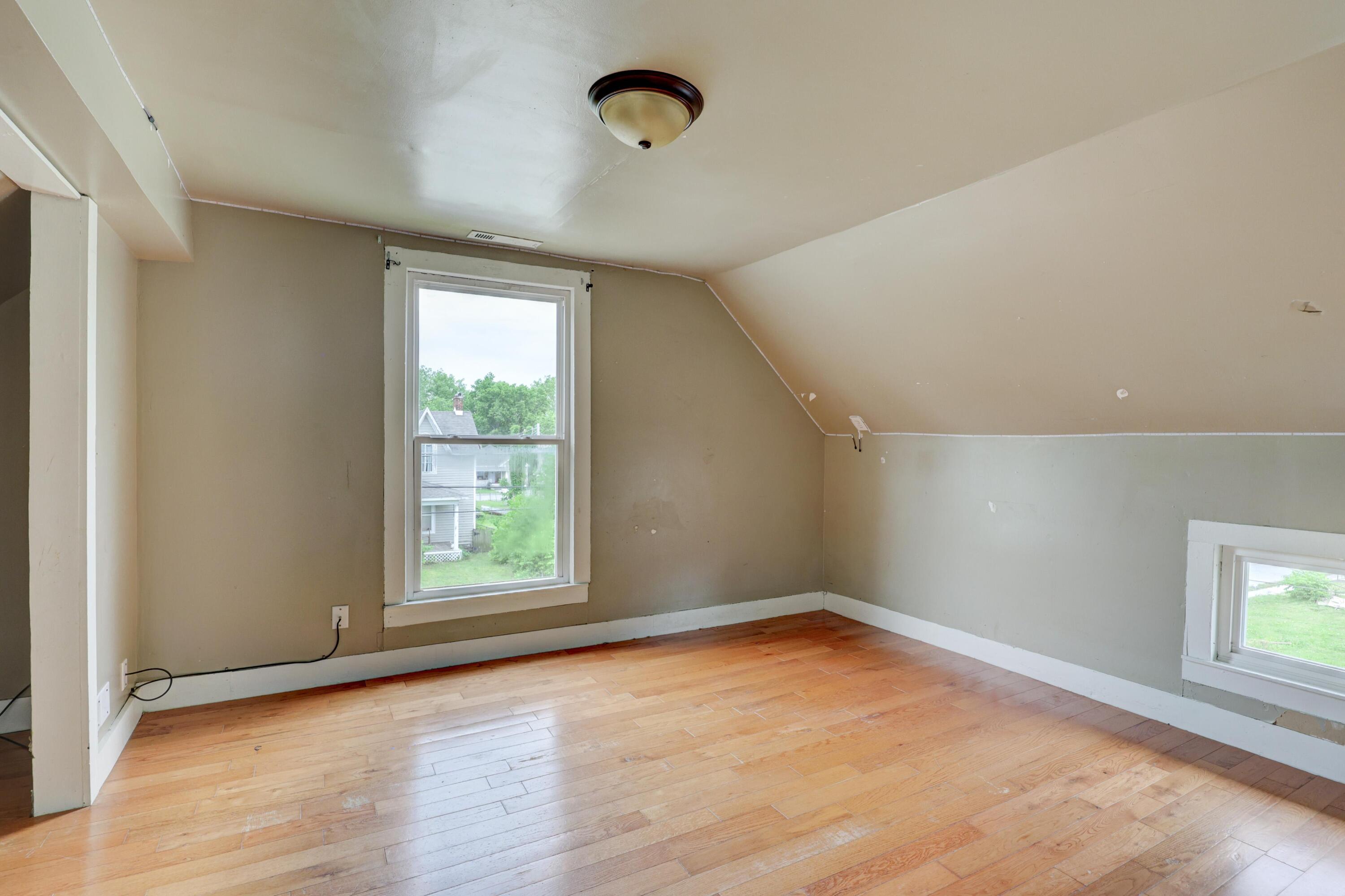 813 Lyon Street Property Photo 32