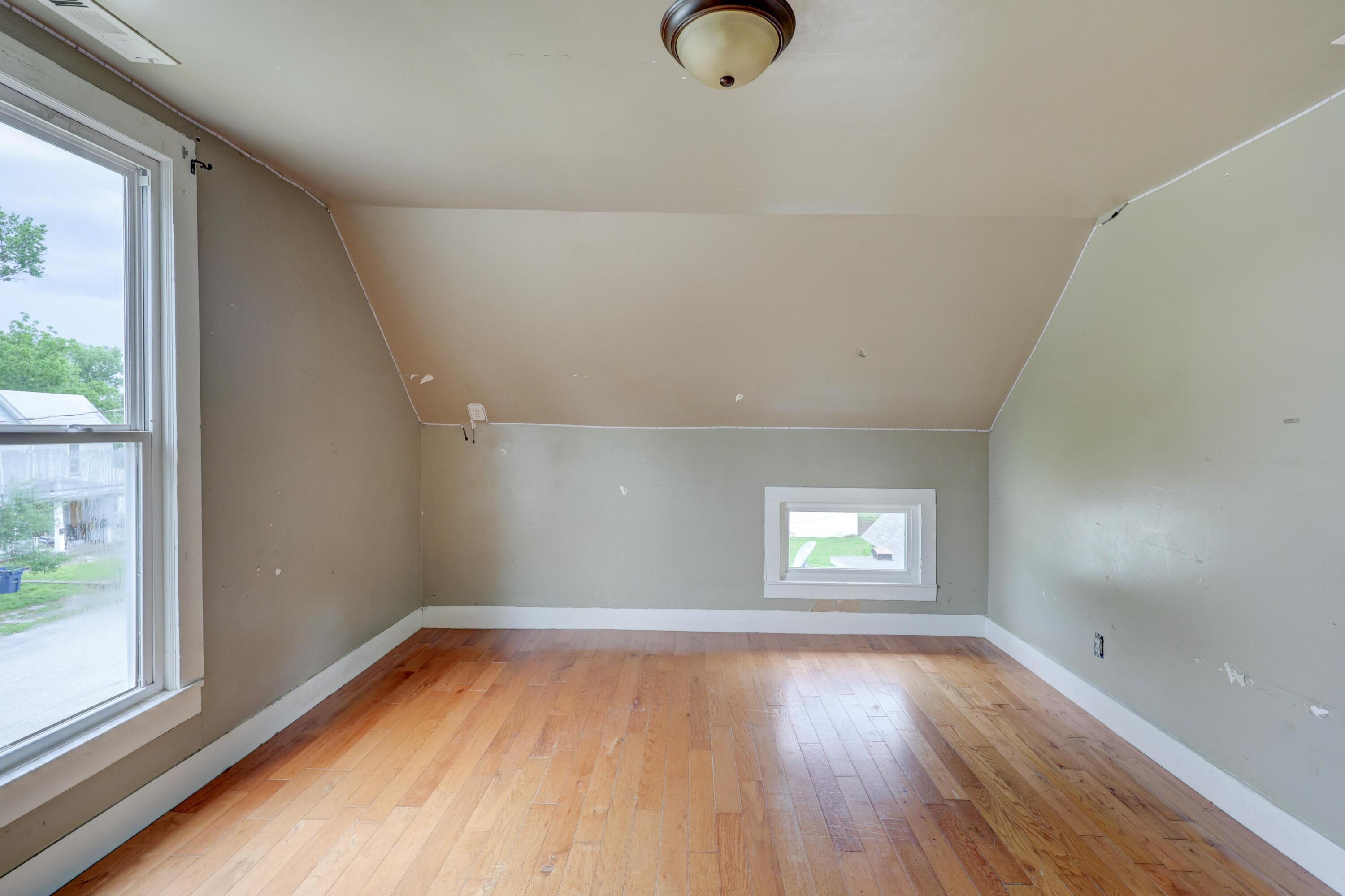 813 Lyon Street Property Photo 33