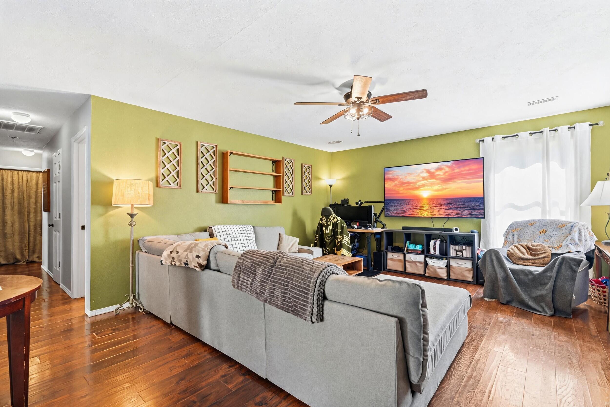 1027 Meadow Lane Property Photo 7