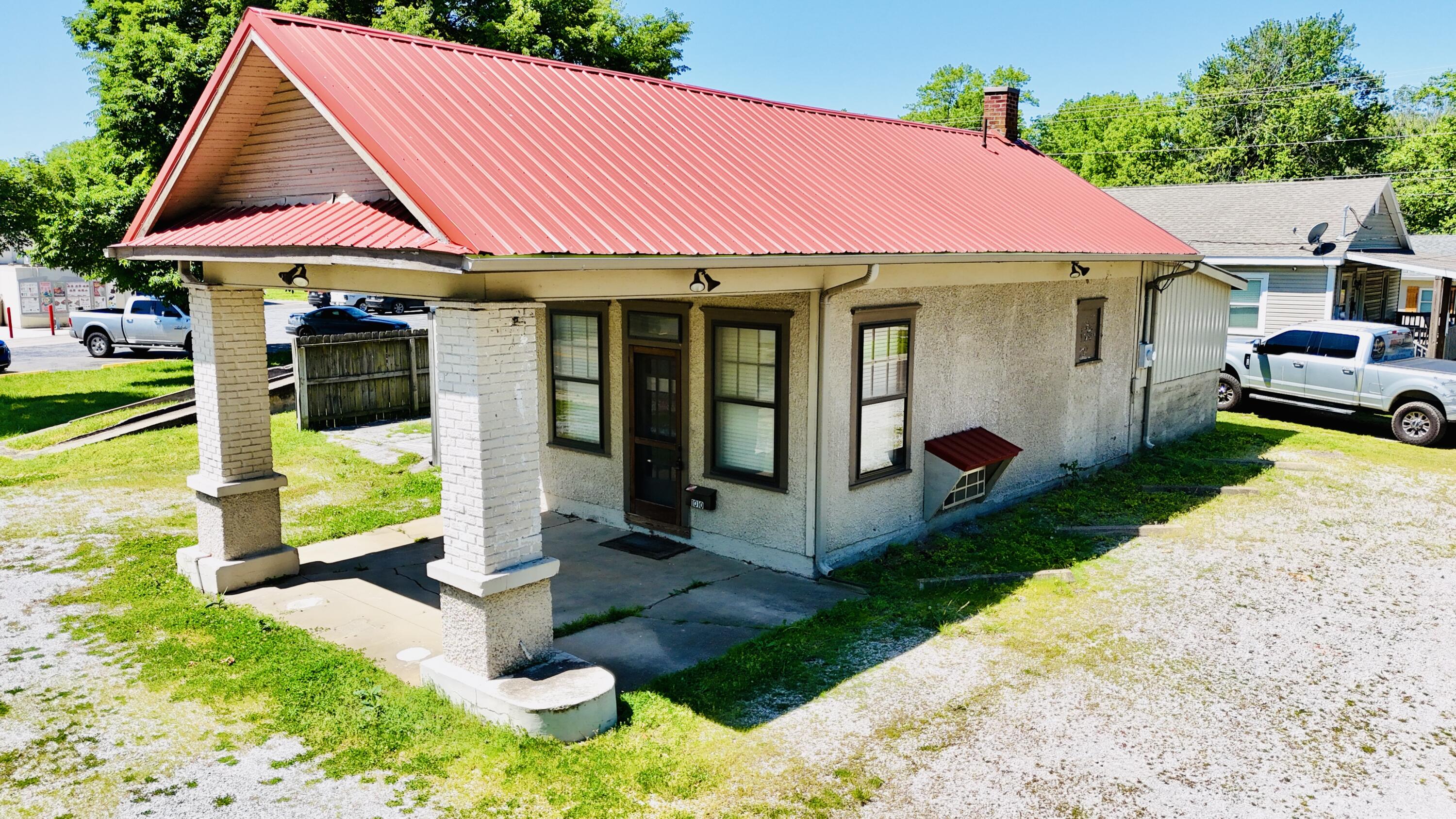 1010 North Central Avenue Property Photo 1