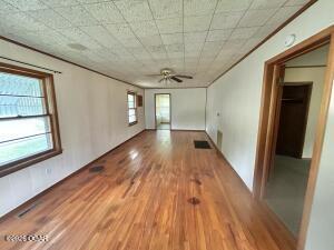 623 West 14th Street Property Photo 8