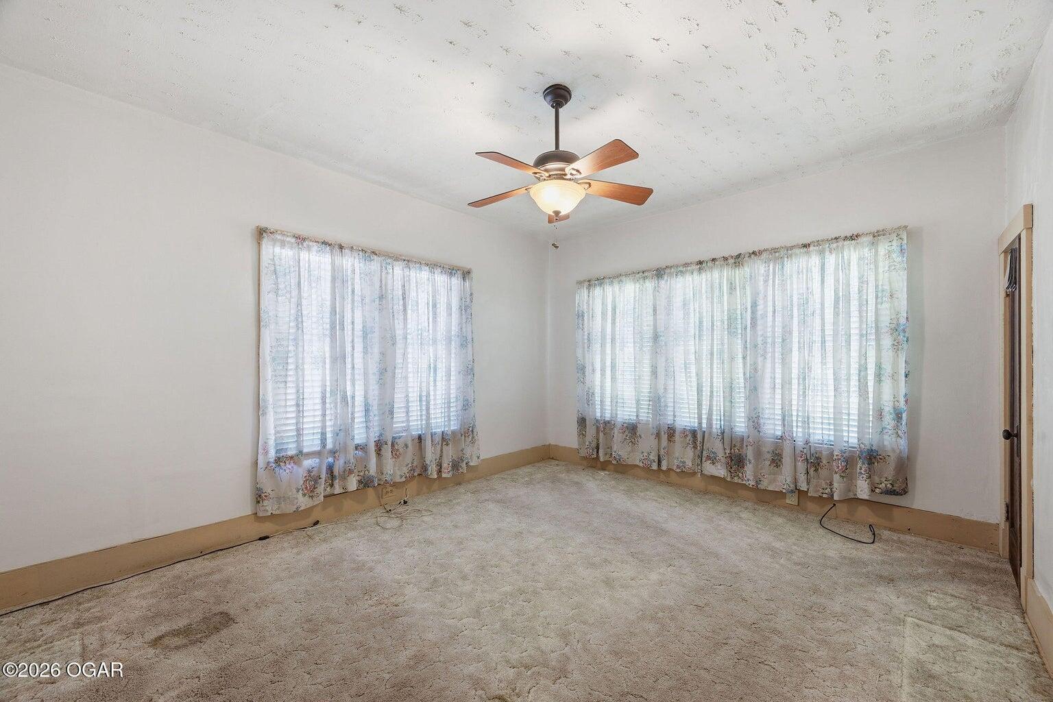 220 East Mckinney Street Property Photo 8