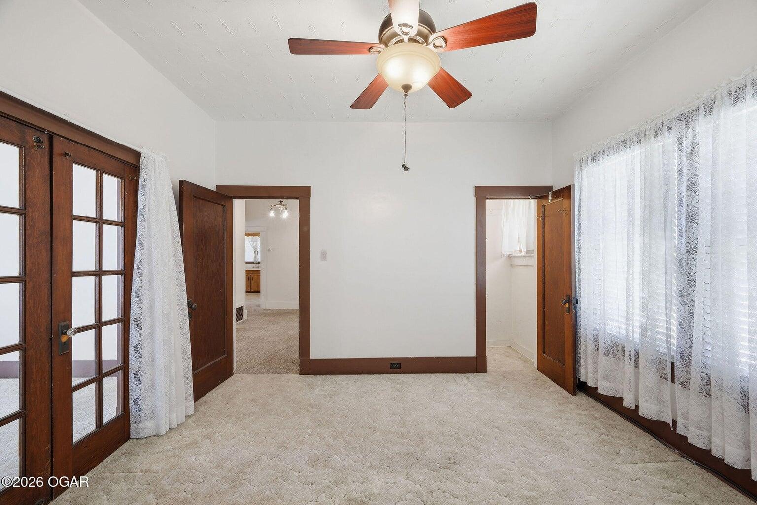 220 East Mckinney Street Property Photo 12