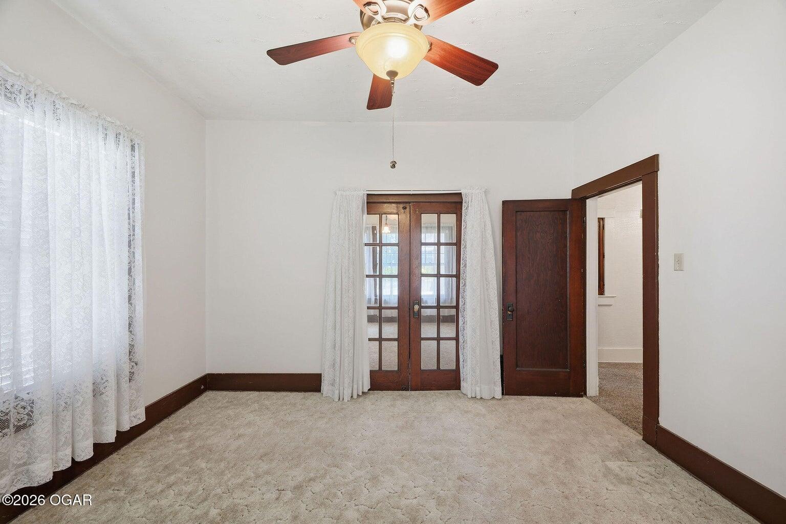 220 East Mckinney Street Property Photo 13