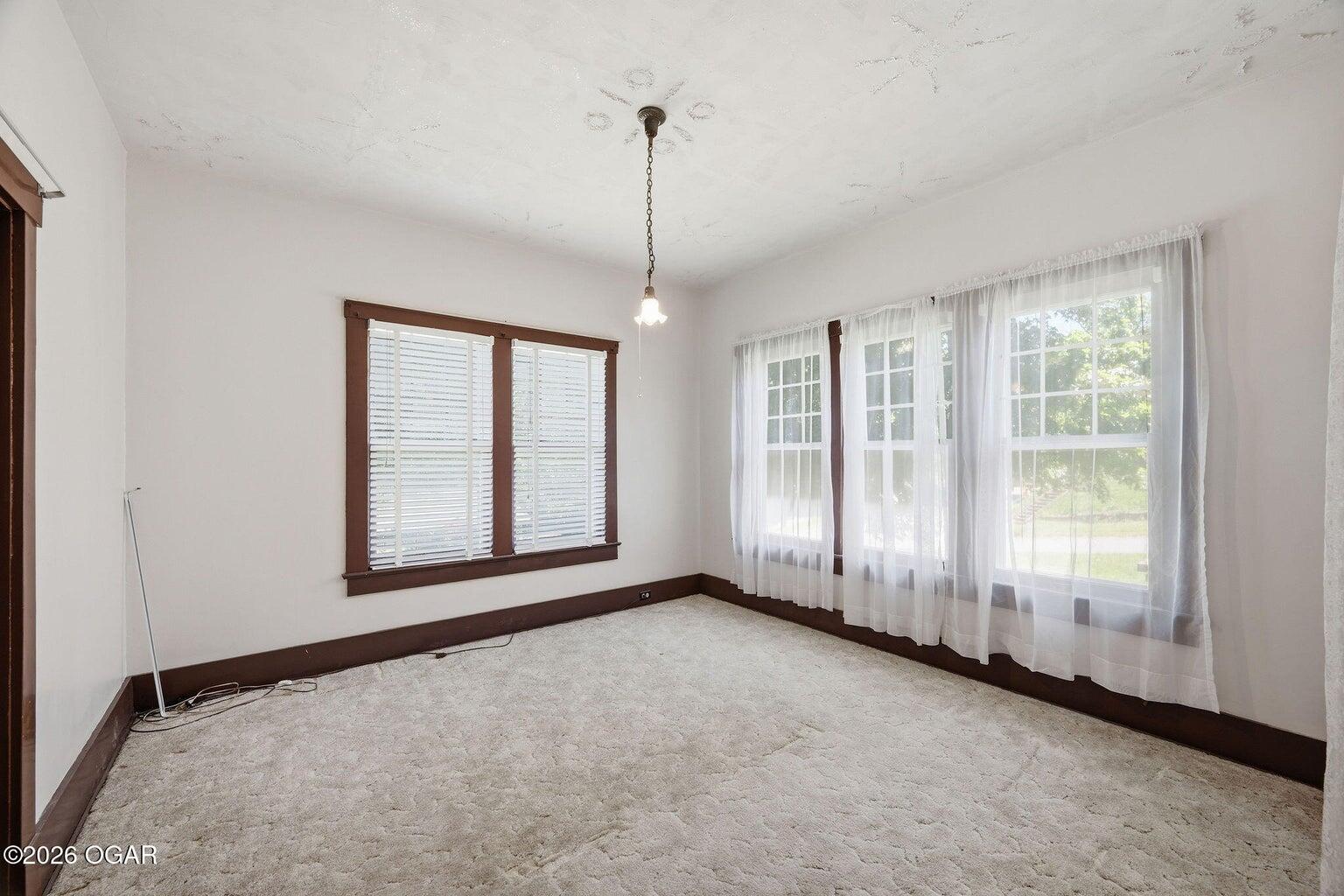 220 East Mckinney Street Property Photo 14