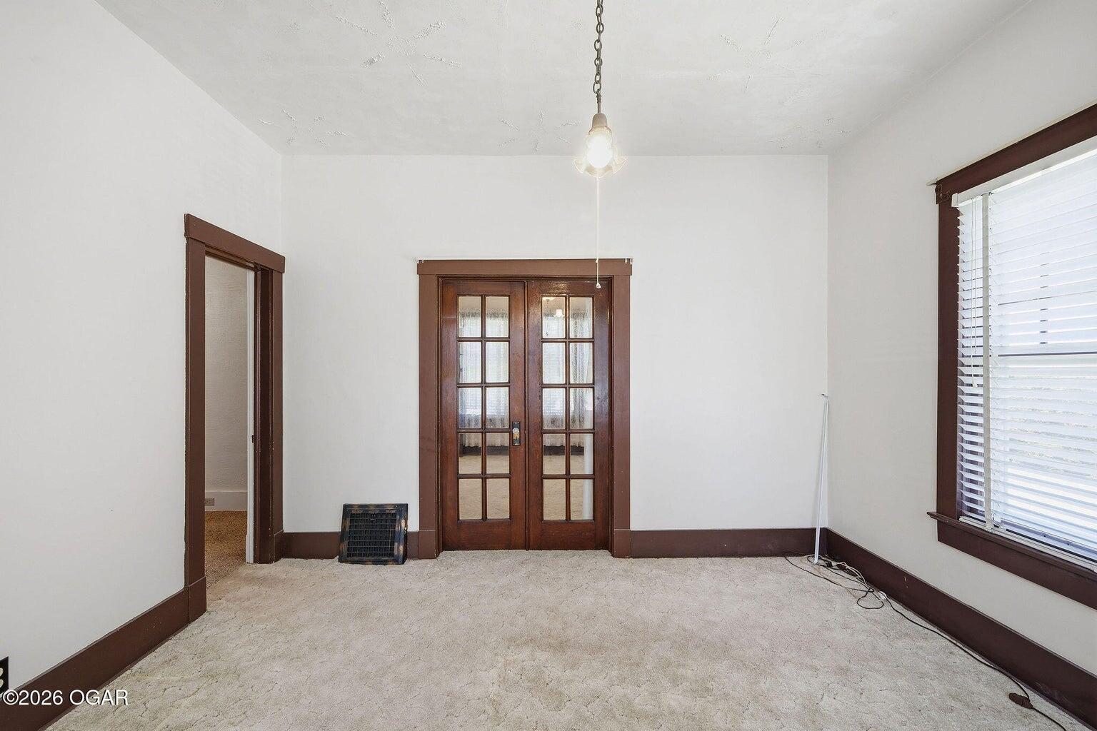 220 East Mckinney Street Property Photo 16