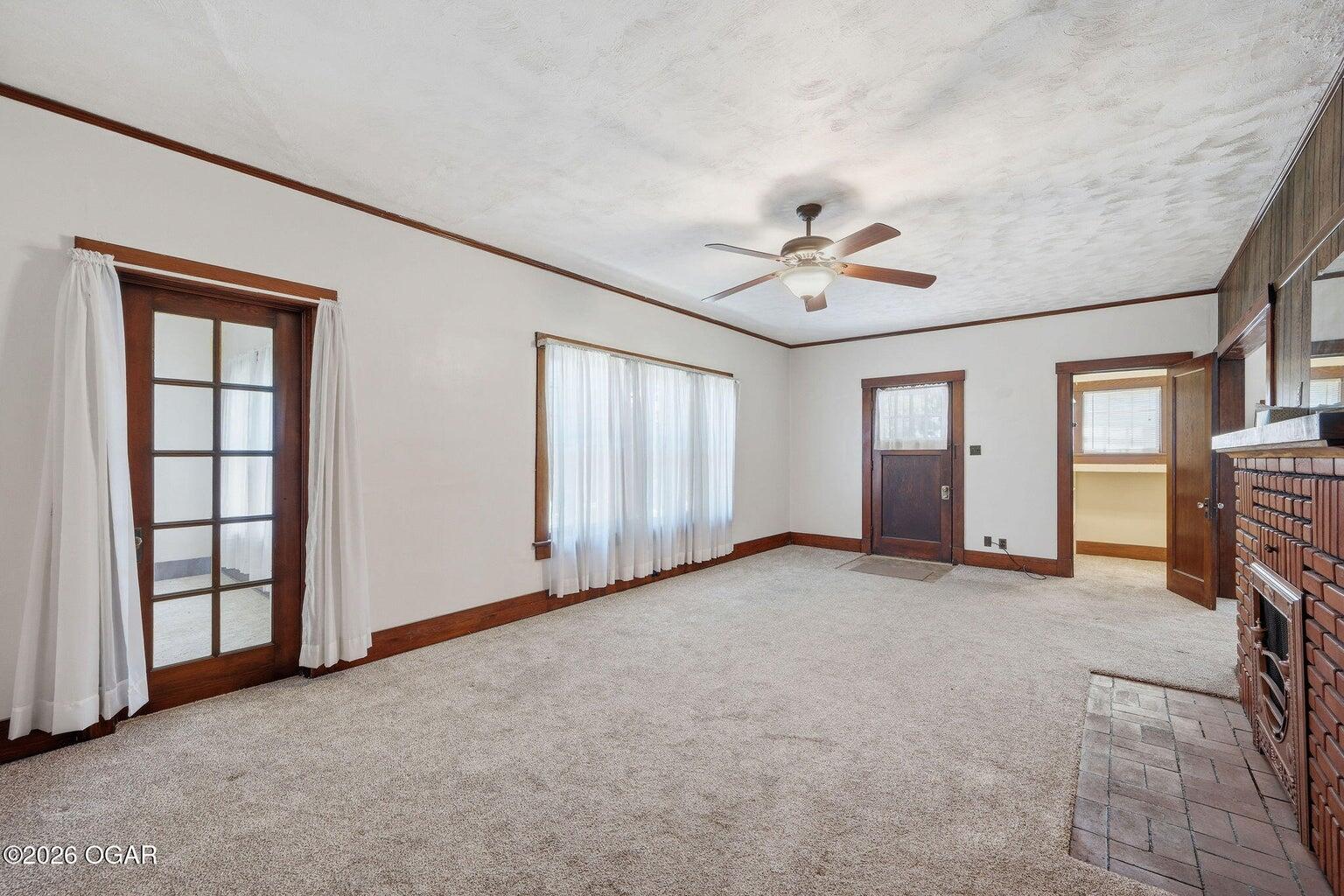 220 East Mckinney Street Property Photo 24