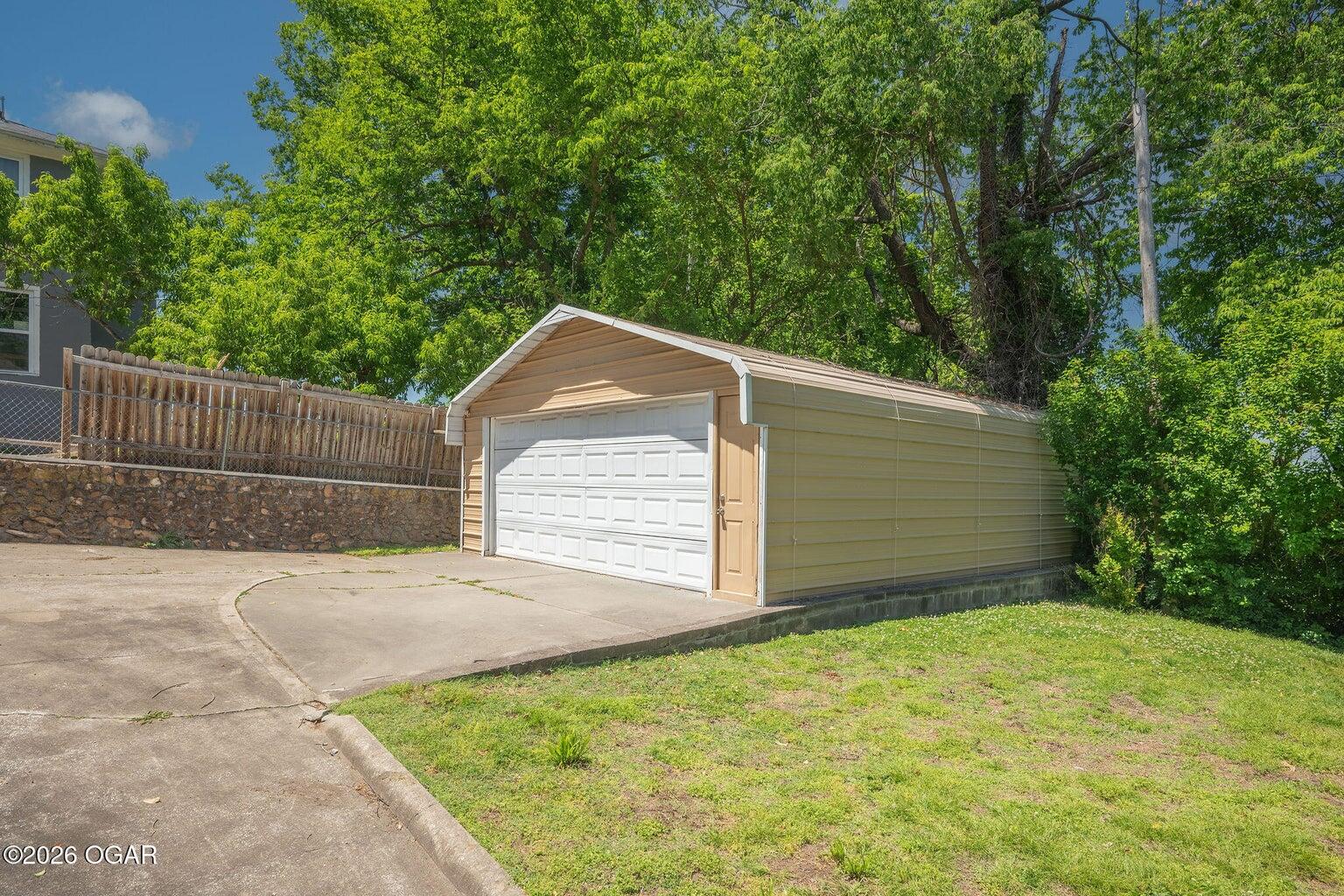 220 East Mckinney Street Property Photo 37