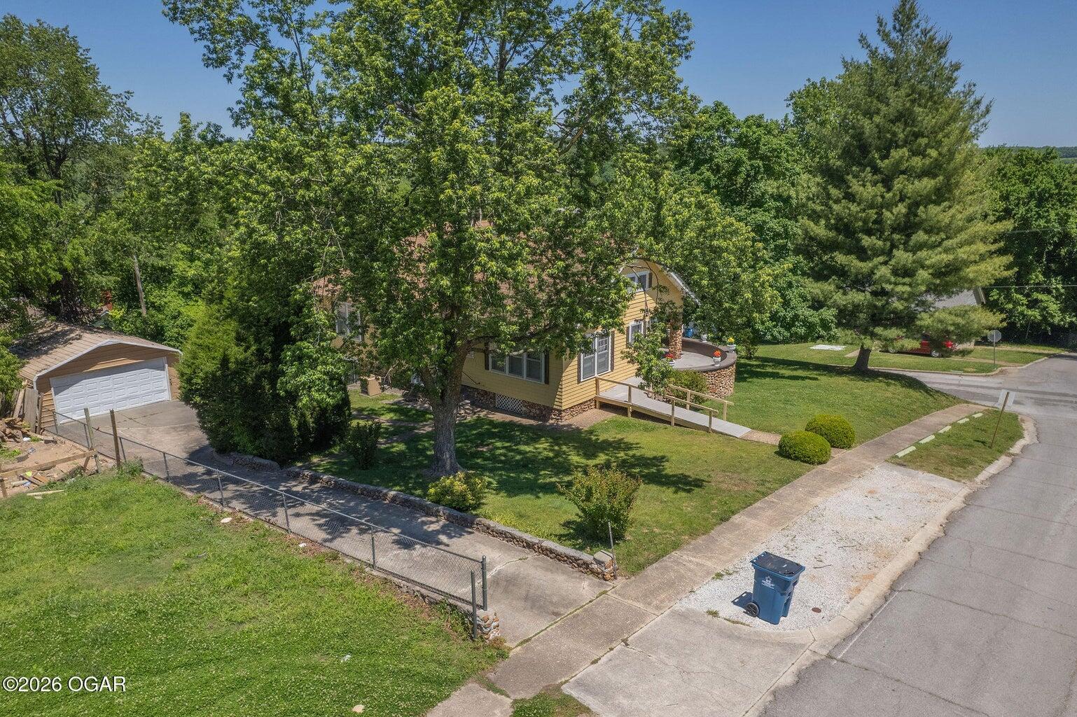 220 East Mckinney Street Property Photo 41
