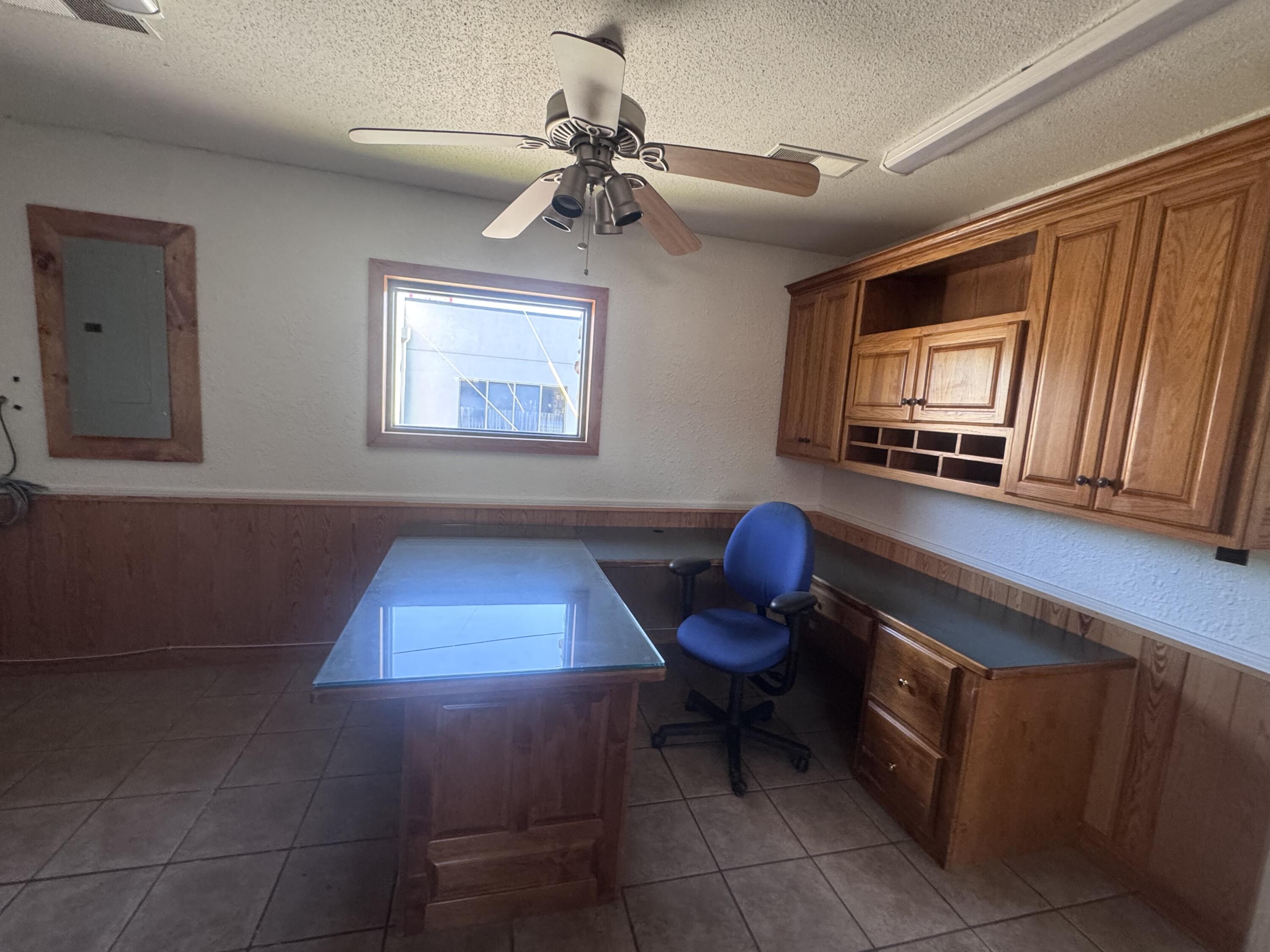 729 South Neosho Boulevard Property Photo 11