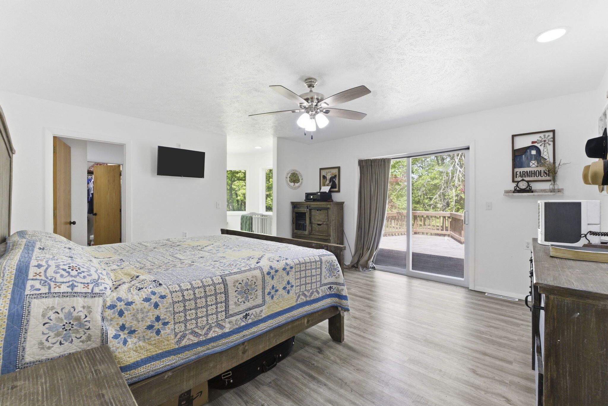 383 State Road H Property Photo 18