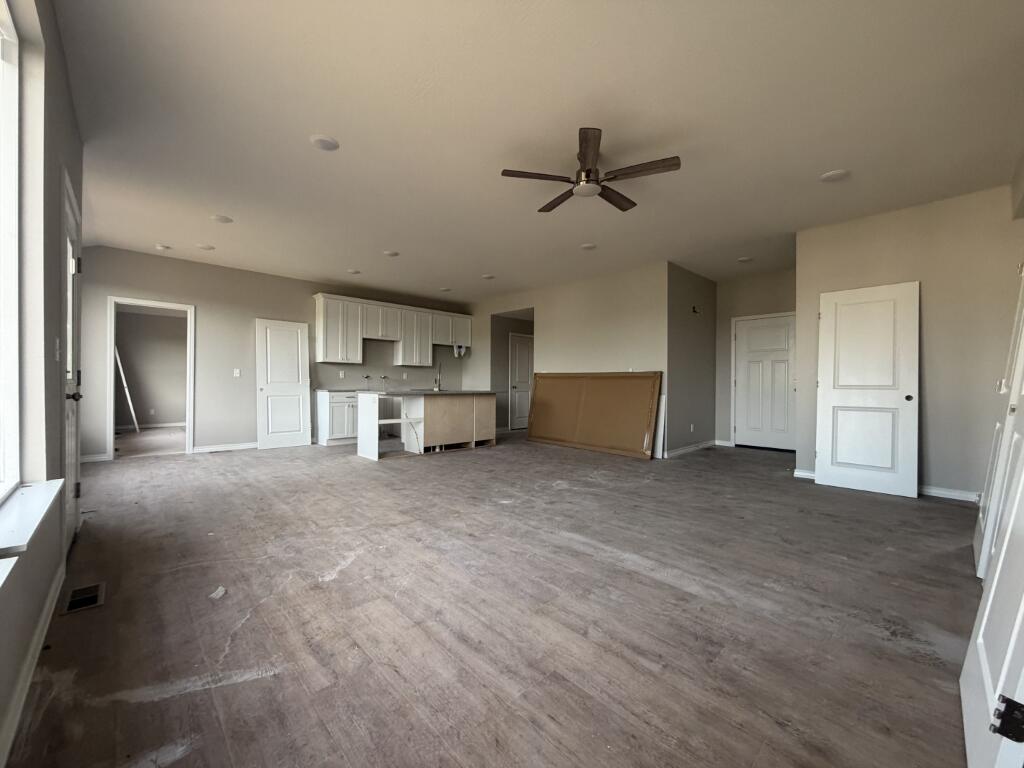 2607 West Summerset Street Property Photo 4