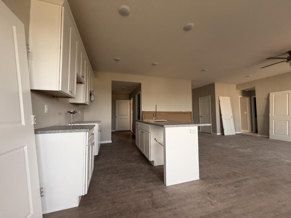 2607 West Summerset Street Property Photo 5
