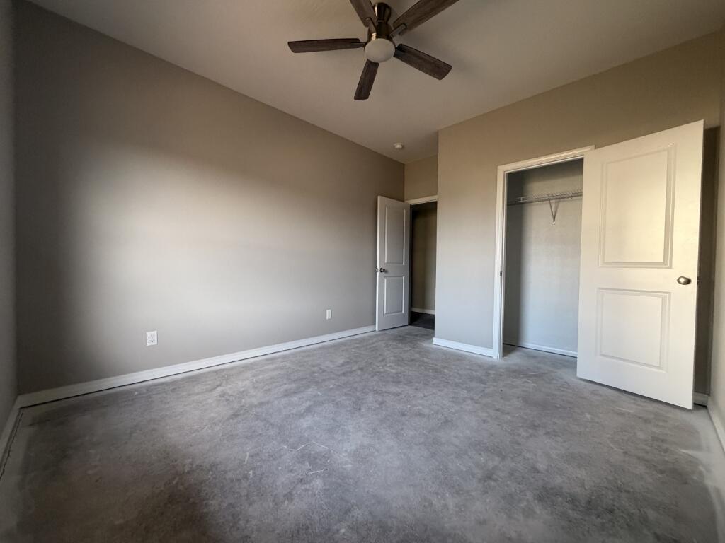 2607 West Summerset Street Property Photo 7