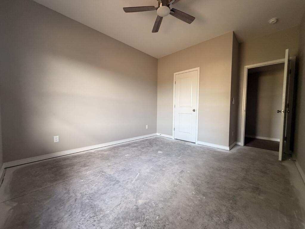 2607 West Summerset Street Property Photo 8