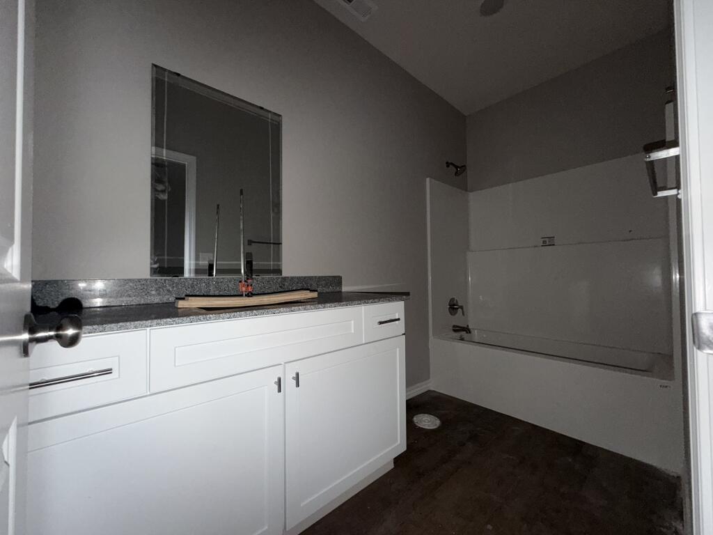 2607 West Summerset Street Property Photo 9
