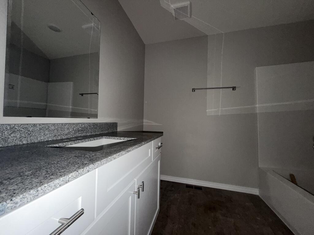 2607 West Summerset Street Property Photo 17