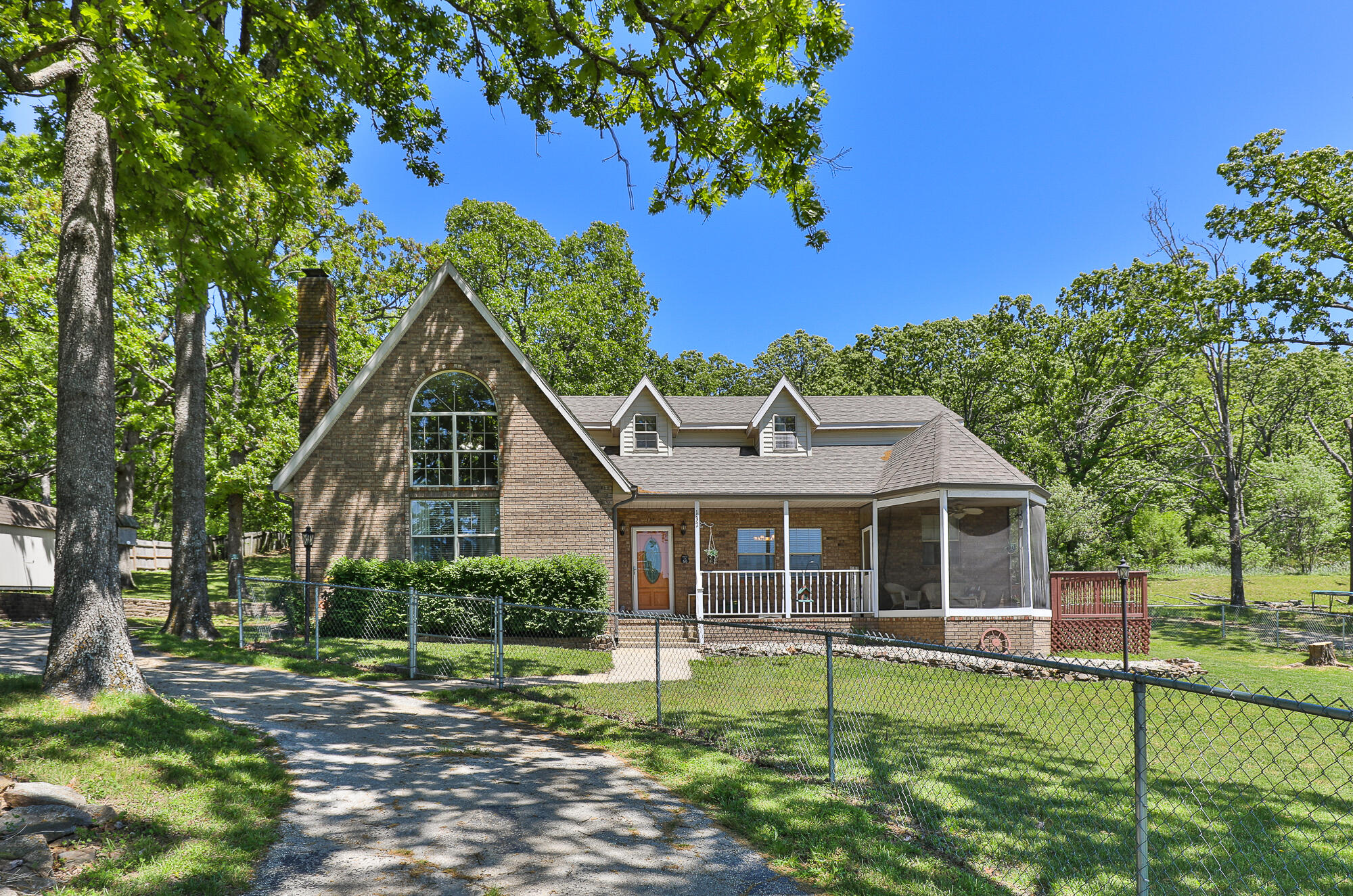 137 Hillside Loop Property Photo 3