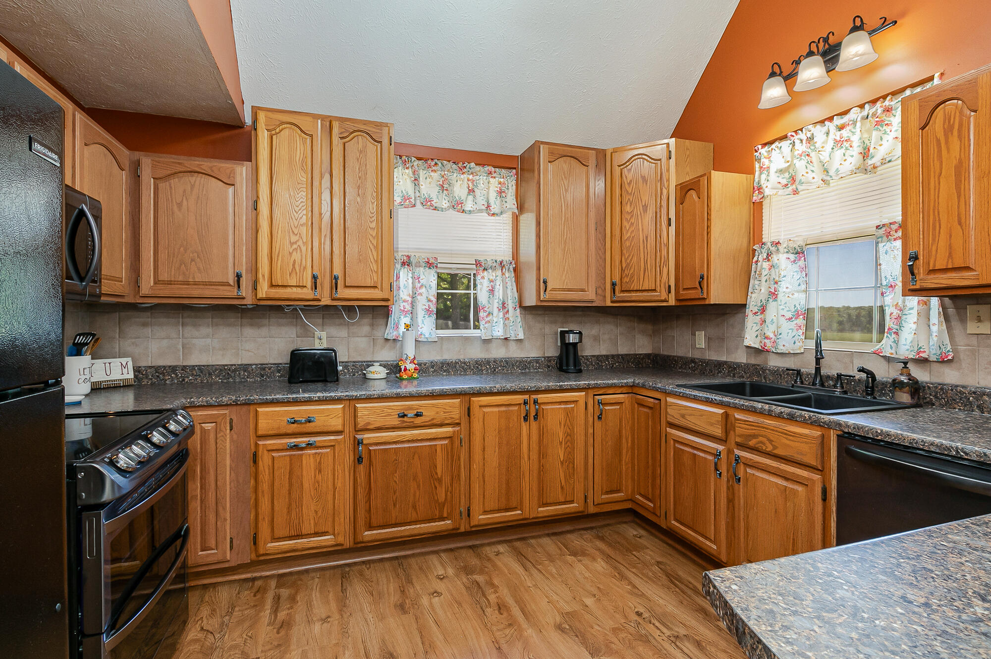 137 Hillside Loop Property Photo 16
