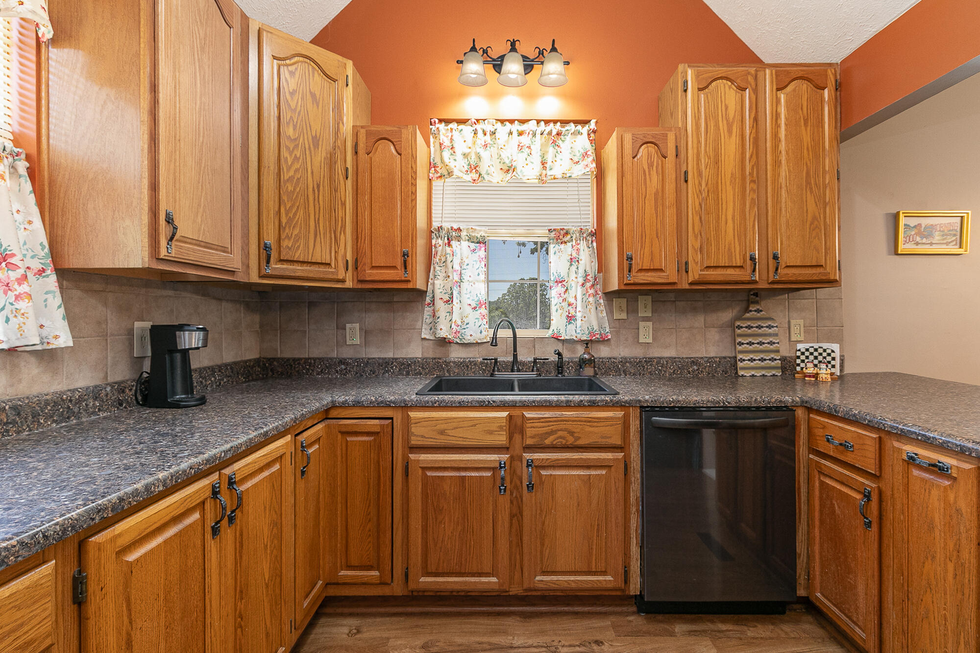 137 Hillside Loop Property Photo 17