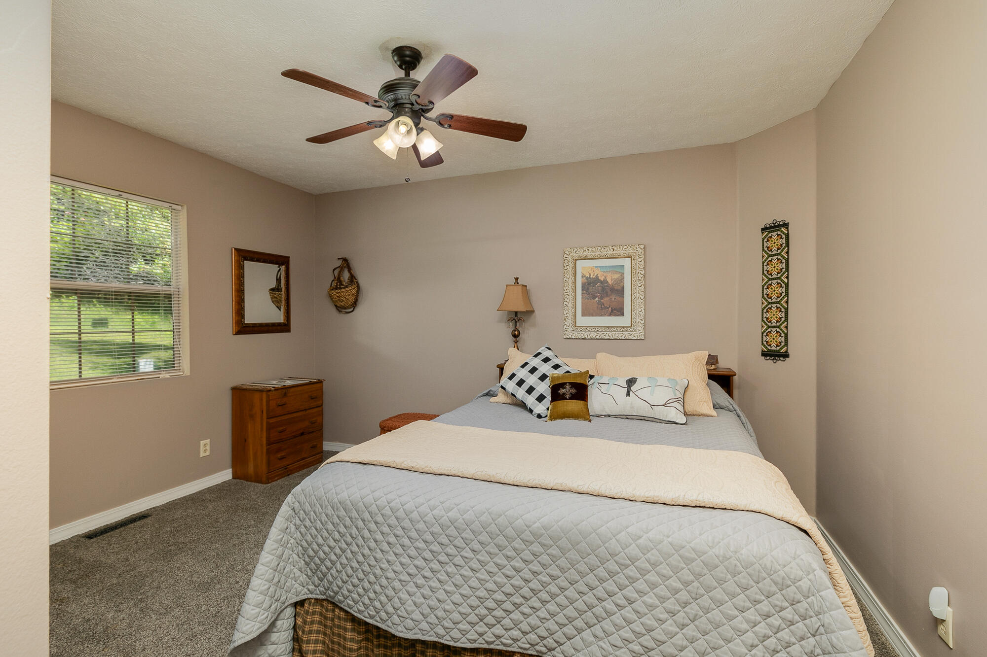 137 Hillside Loop Property Photo 22