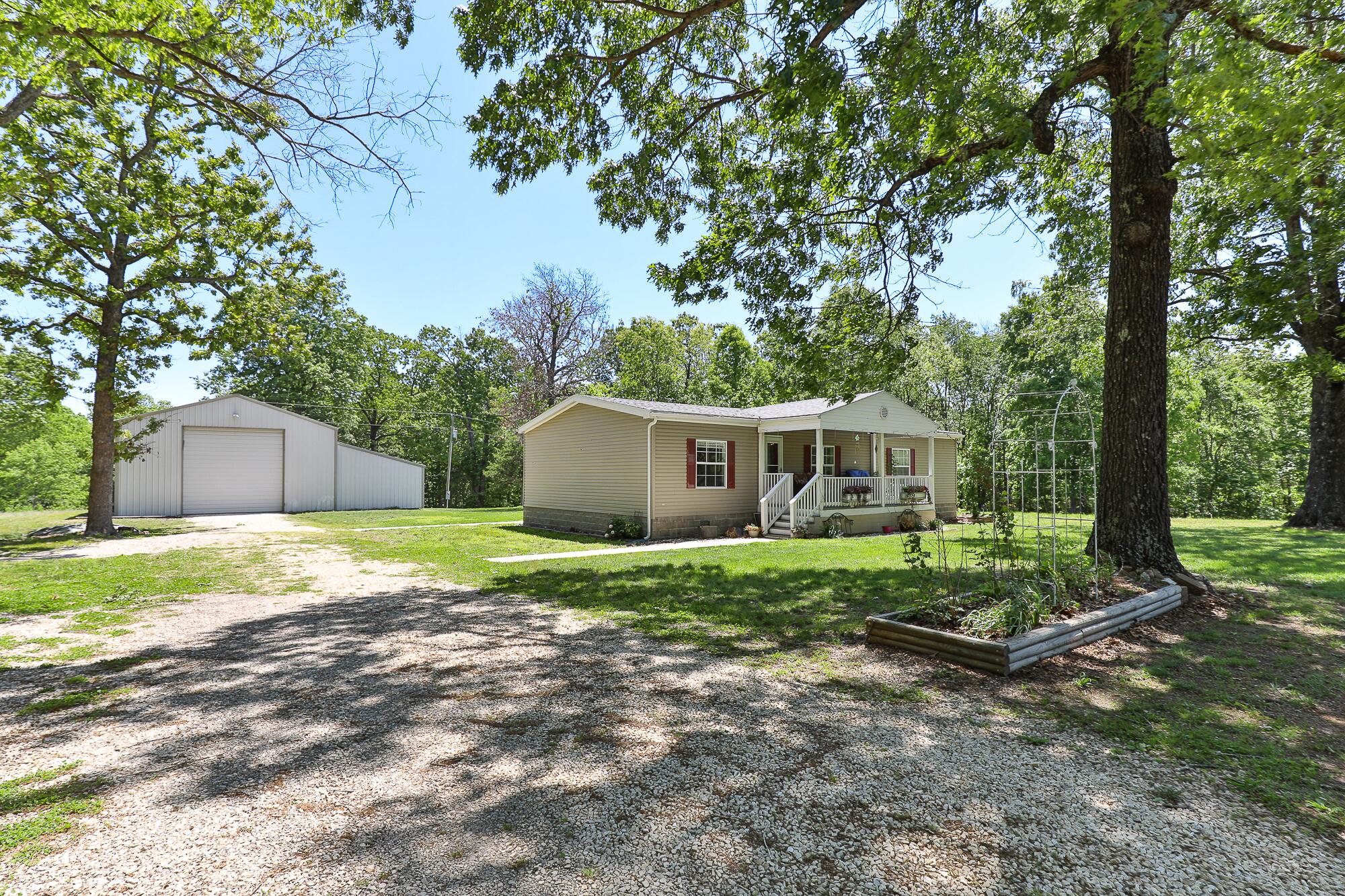 3920 &3900 White Oak Road Property Photo 4