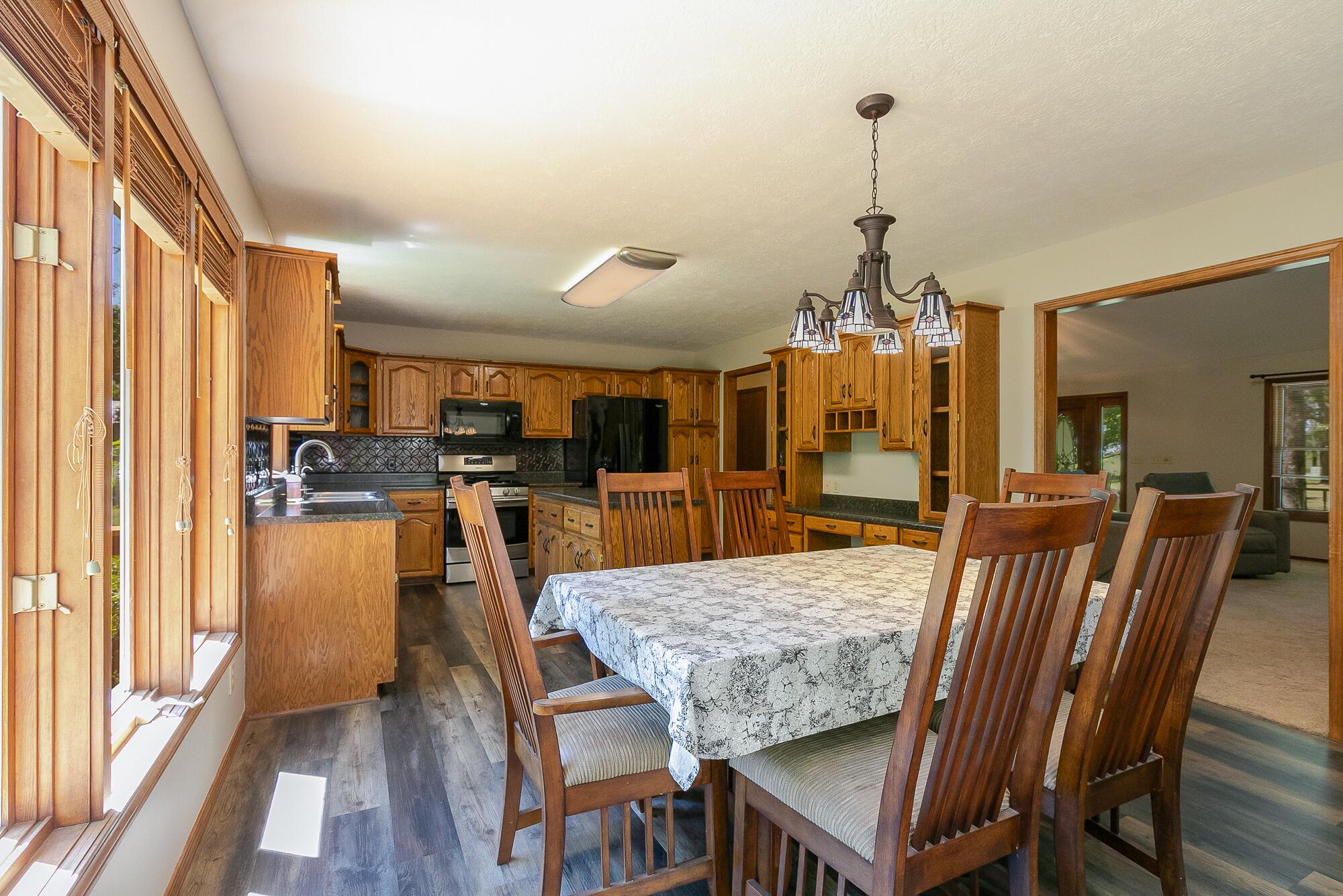 3920 White Oak Road Property Photo 7