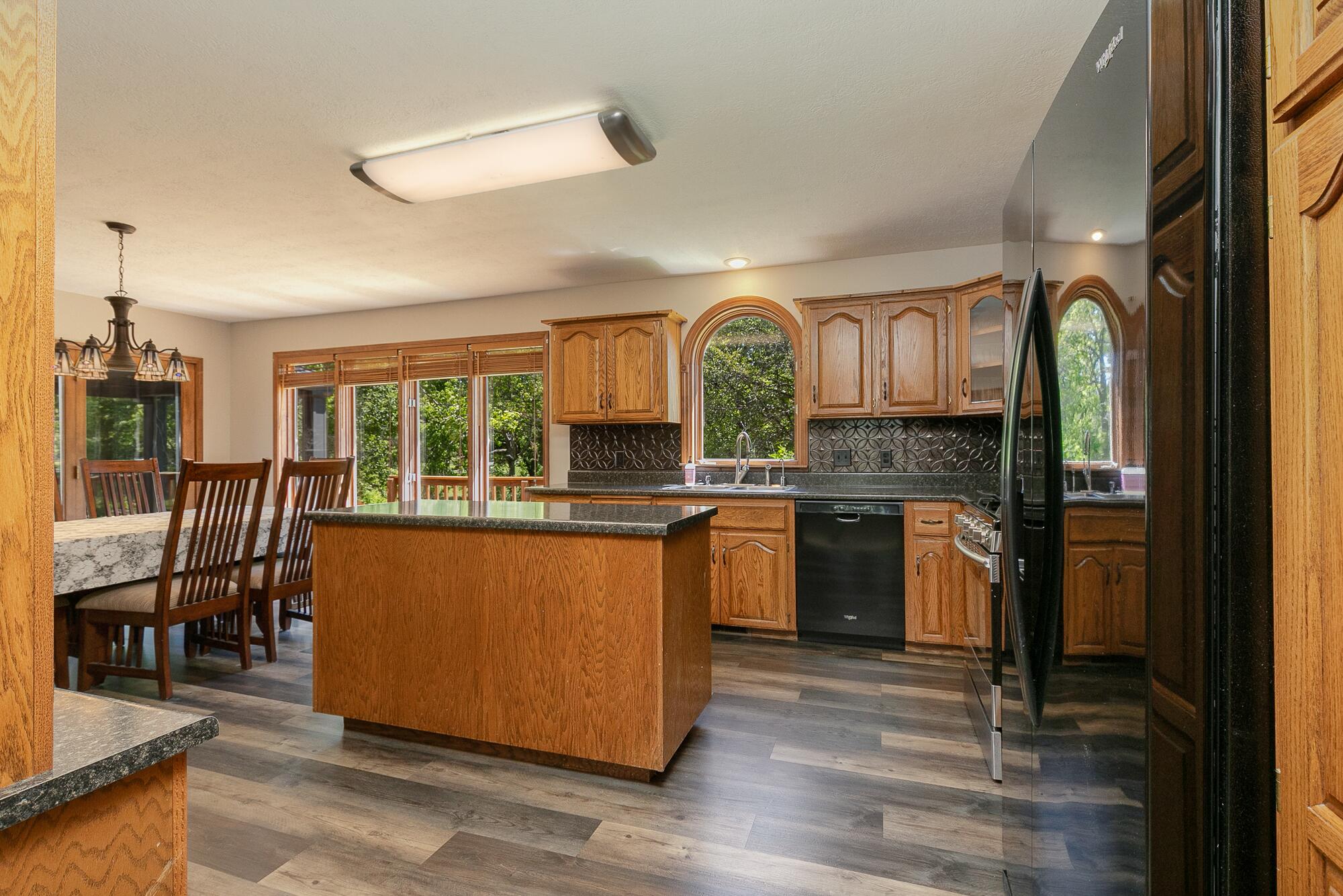 3920 White Oak Road Property Photo 8
