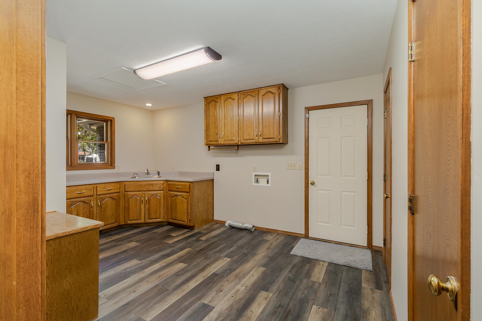 3920 White Oak Road Property Photo 12